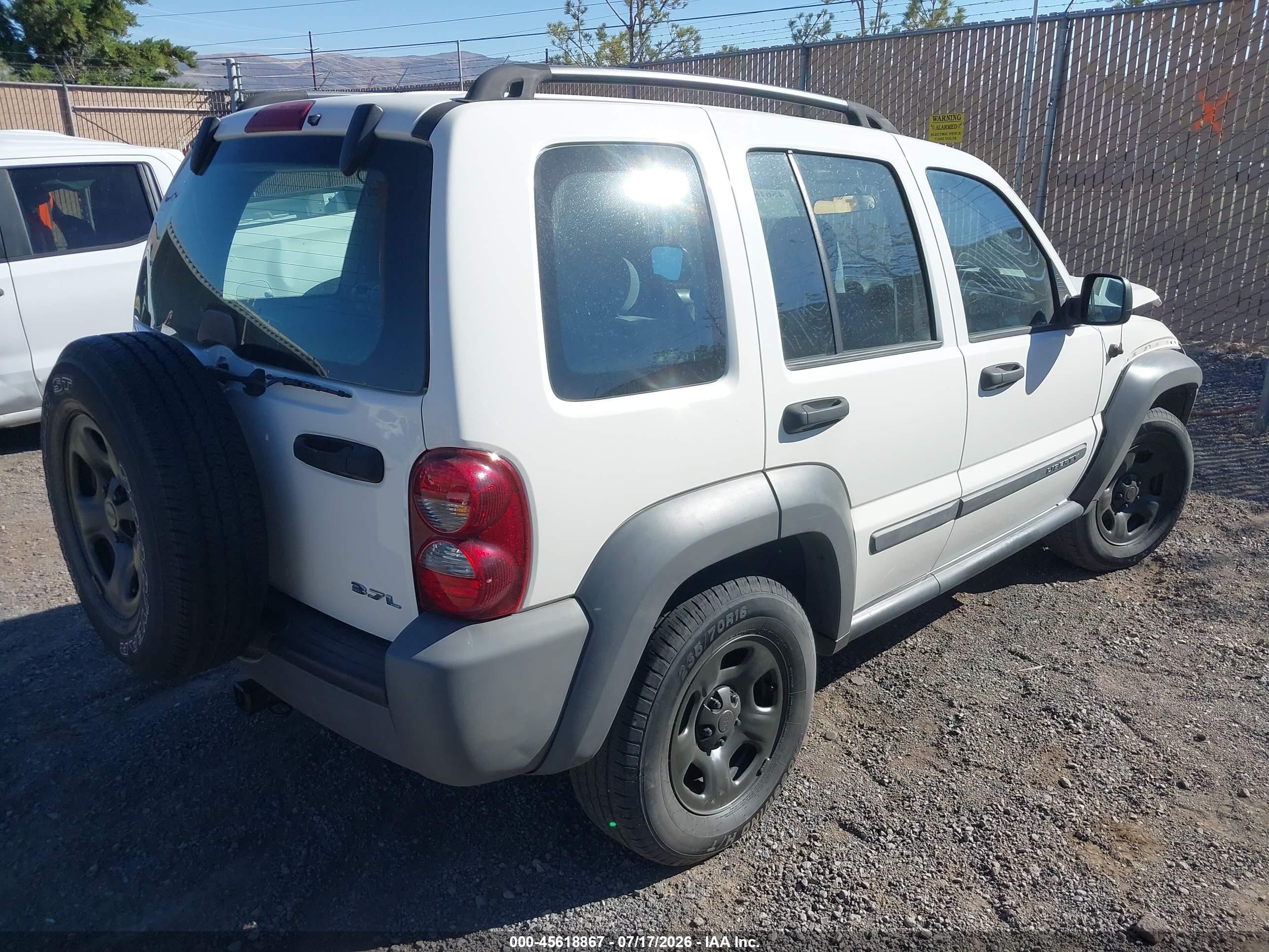 2005 Jeep Liberty Sport White vin: 1J4GL48K55W502049