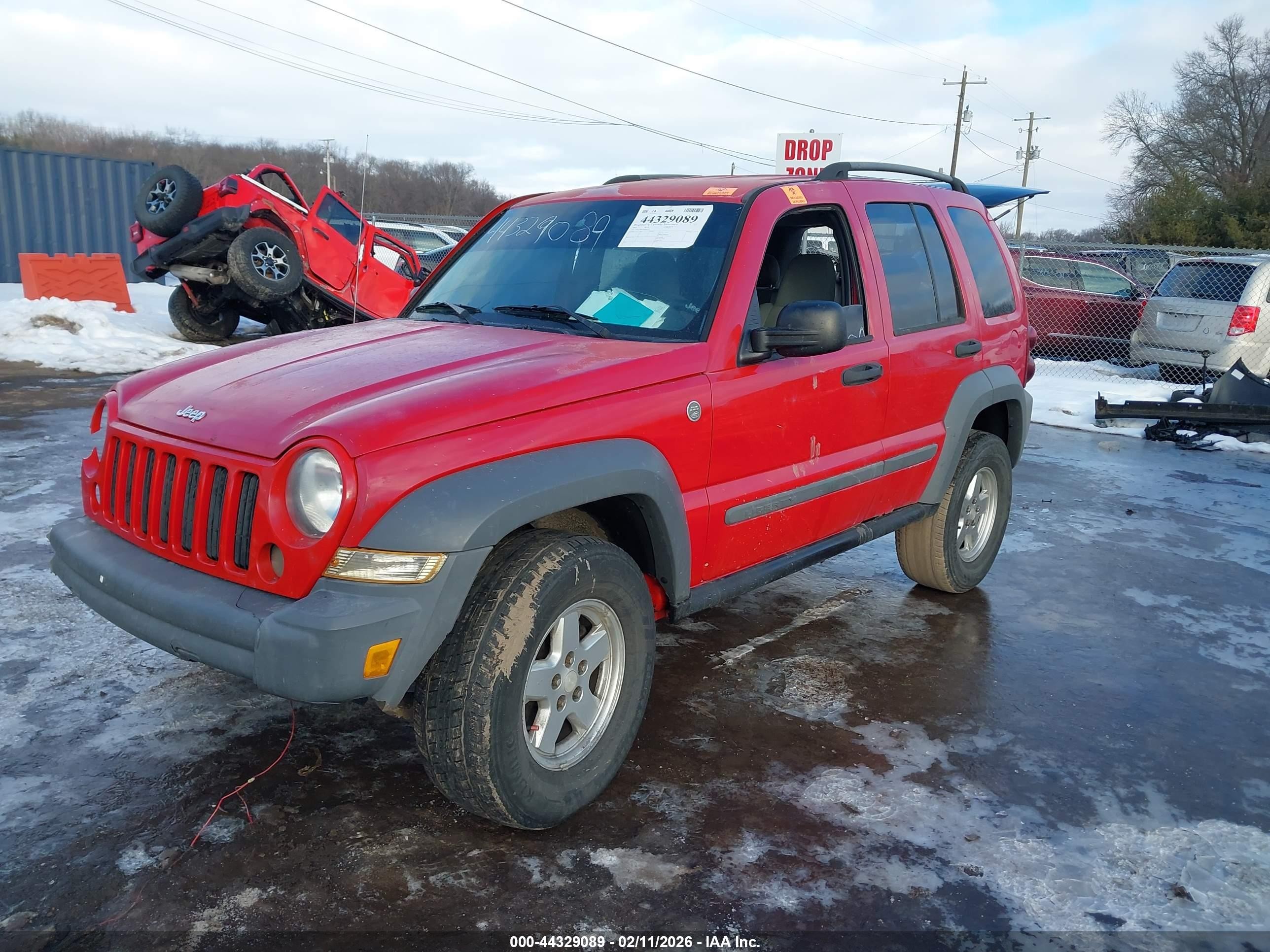 2005 Jeep Liberty Sport Красный vin: 1J4GL48K55W609232