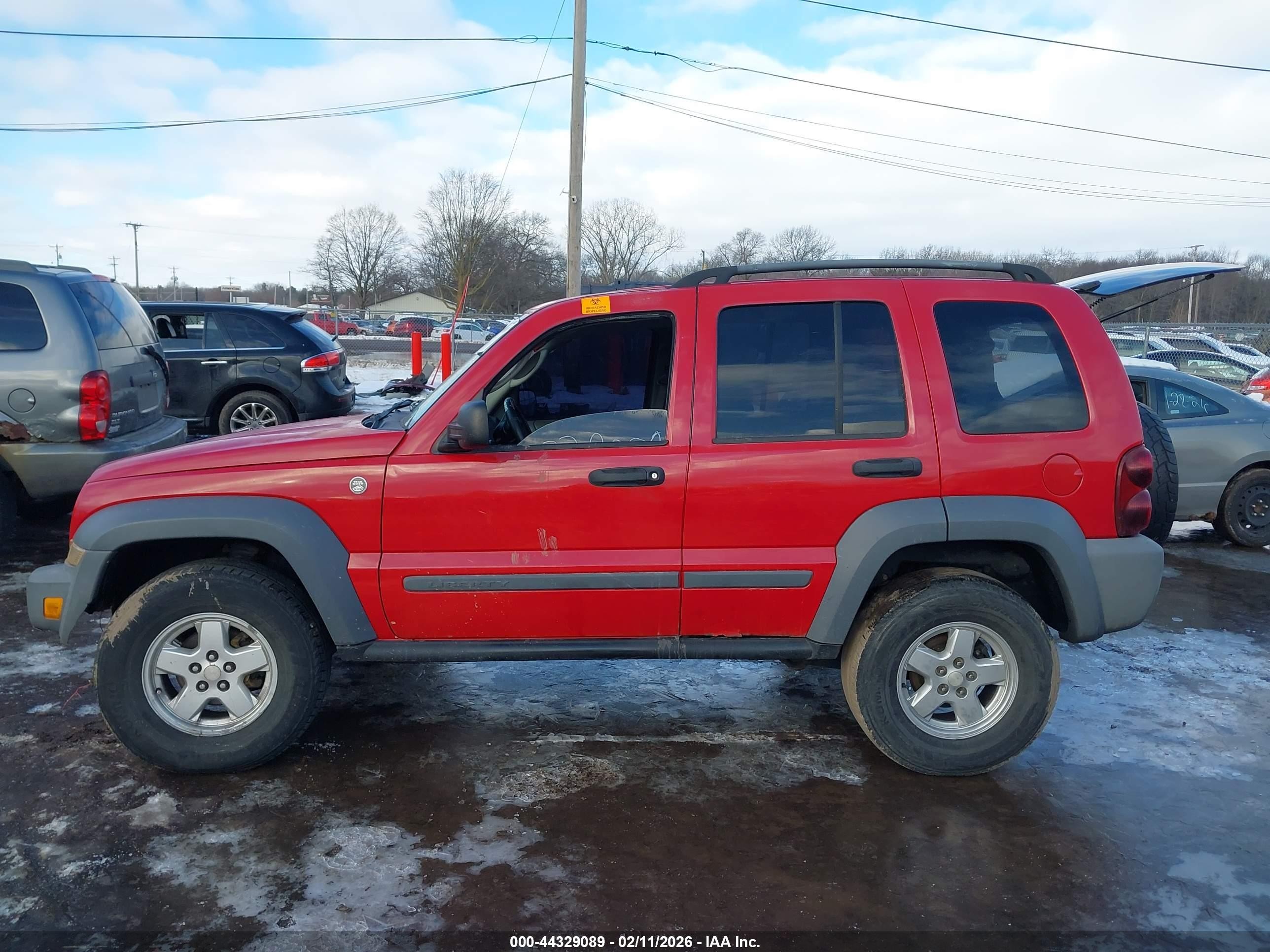 2005 Jeep Liberty Sport Красный vin: 1J4GL48K55W609232