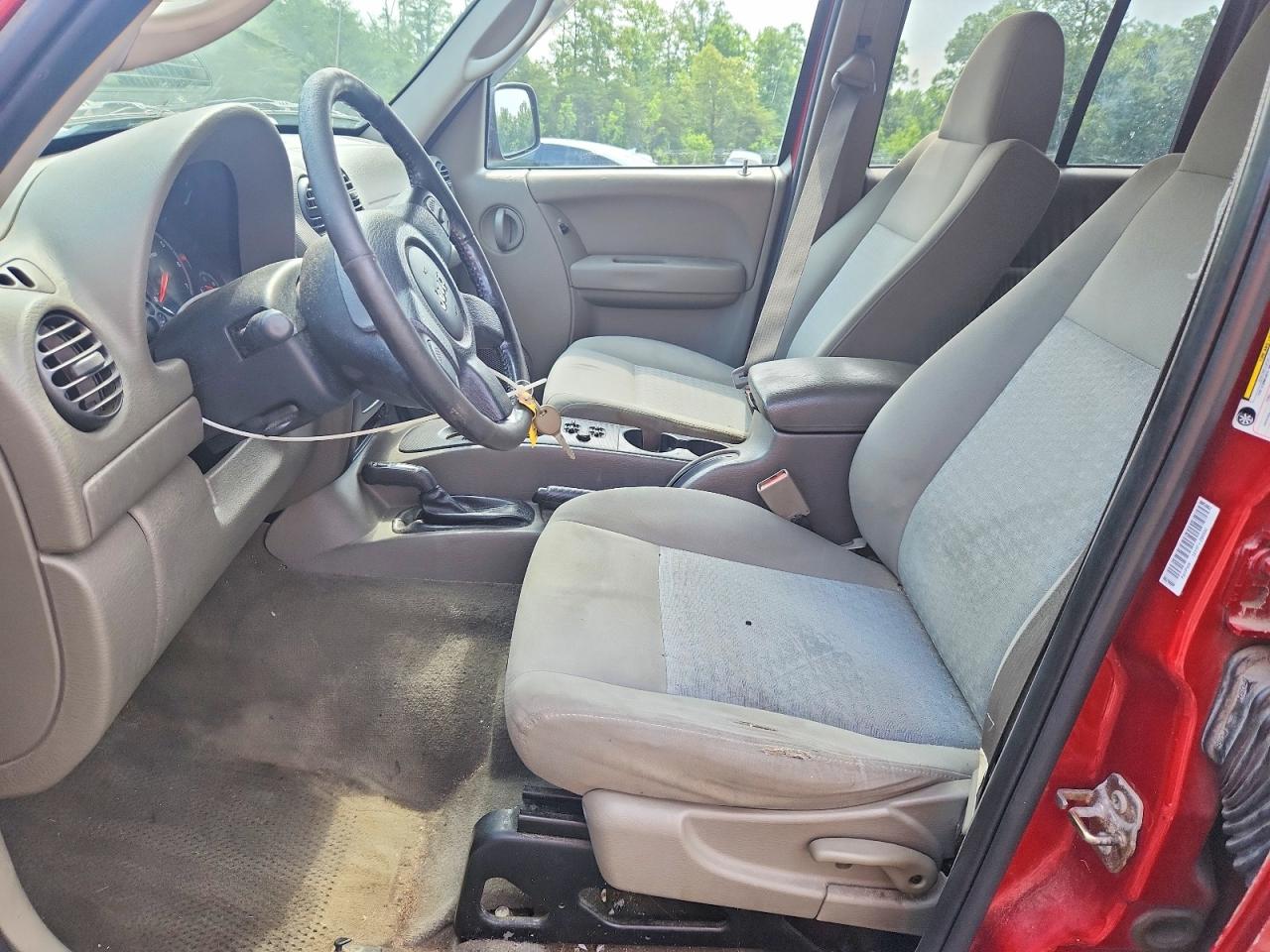 2005 Jeep Liberty Sport Red vin: 1J4GL48K55W658768