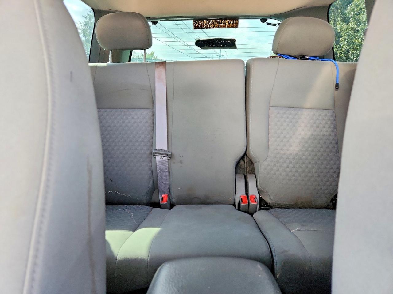 2005 Jeep Liberty Sport Silver vin: 1J4GL48K55W667065