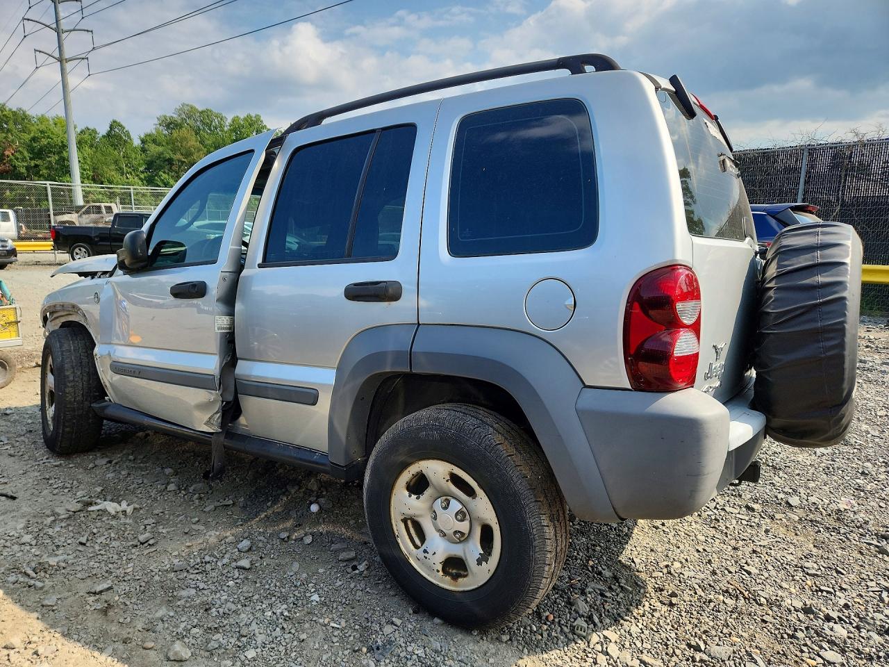 2005 Jeep Liberty Sport Silver vin: 1J4GL48K55W667065
