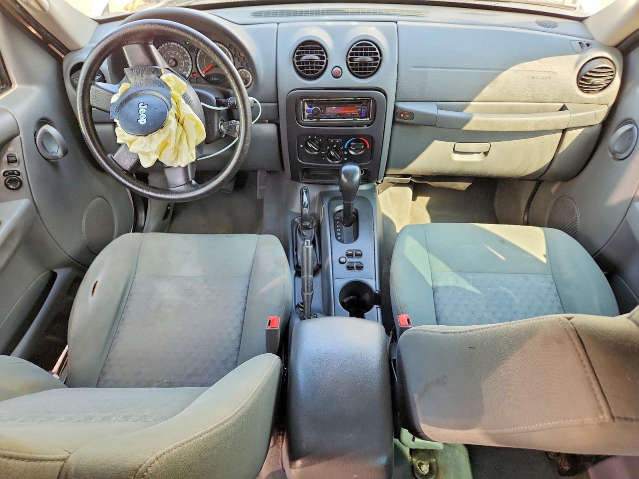 2005 Jeep Liberty Sport Silver vin: 1J4GL48K55W667065