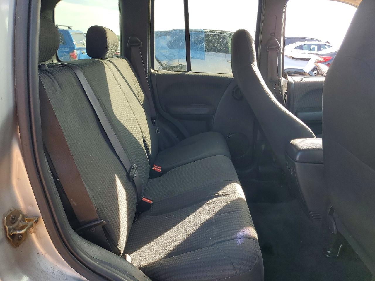 2002 Jeep Liberty Sport Silver vin: 1J4GL48K62W318850