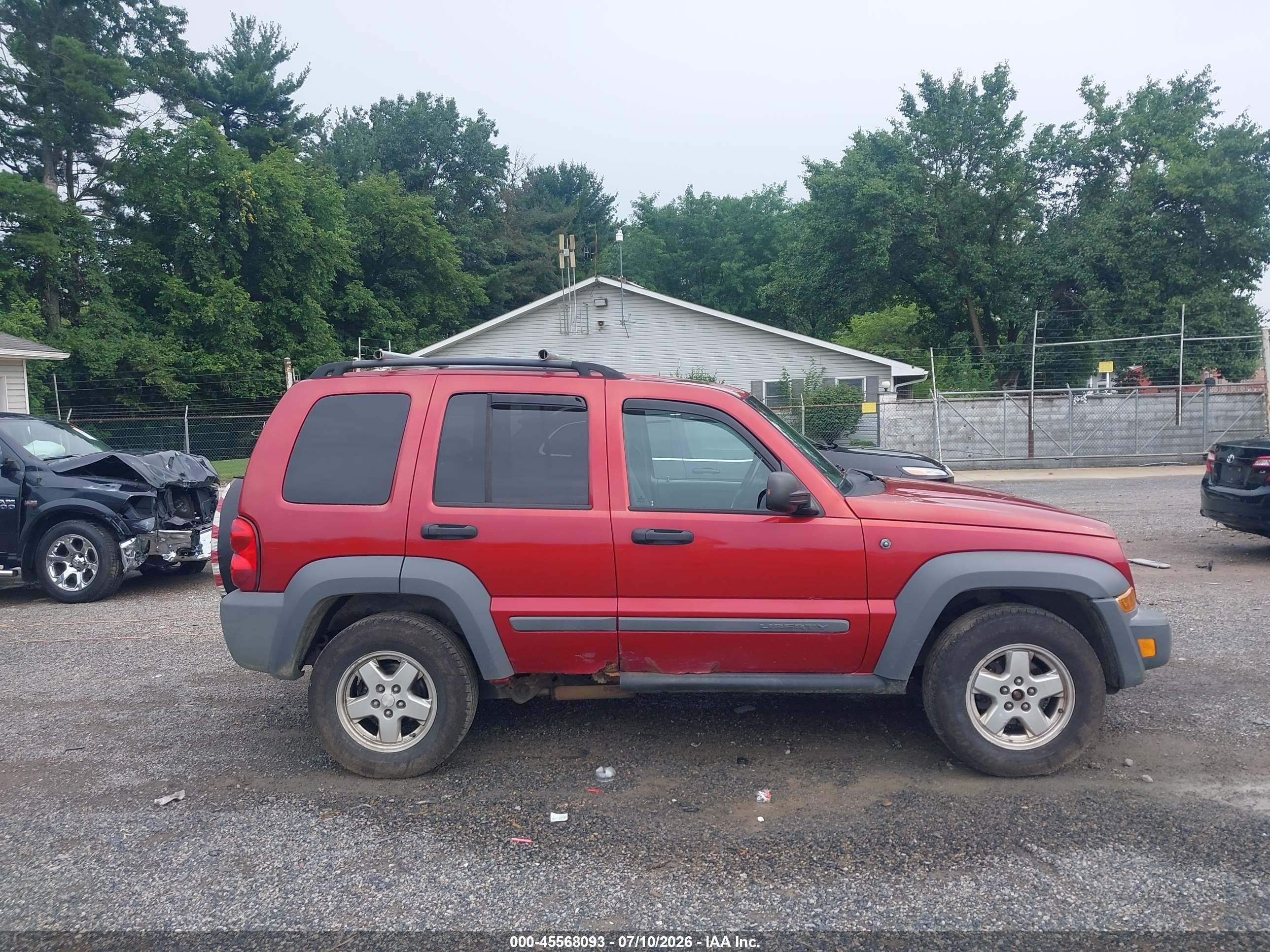 2005 Jeep Liberty Sport Red vin: 1J4GL48K65W677362
