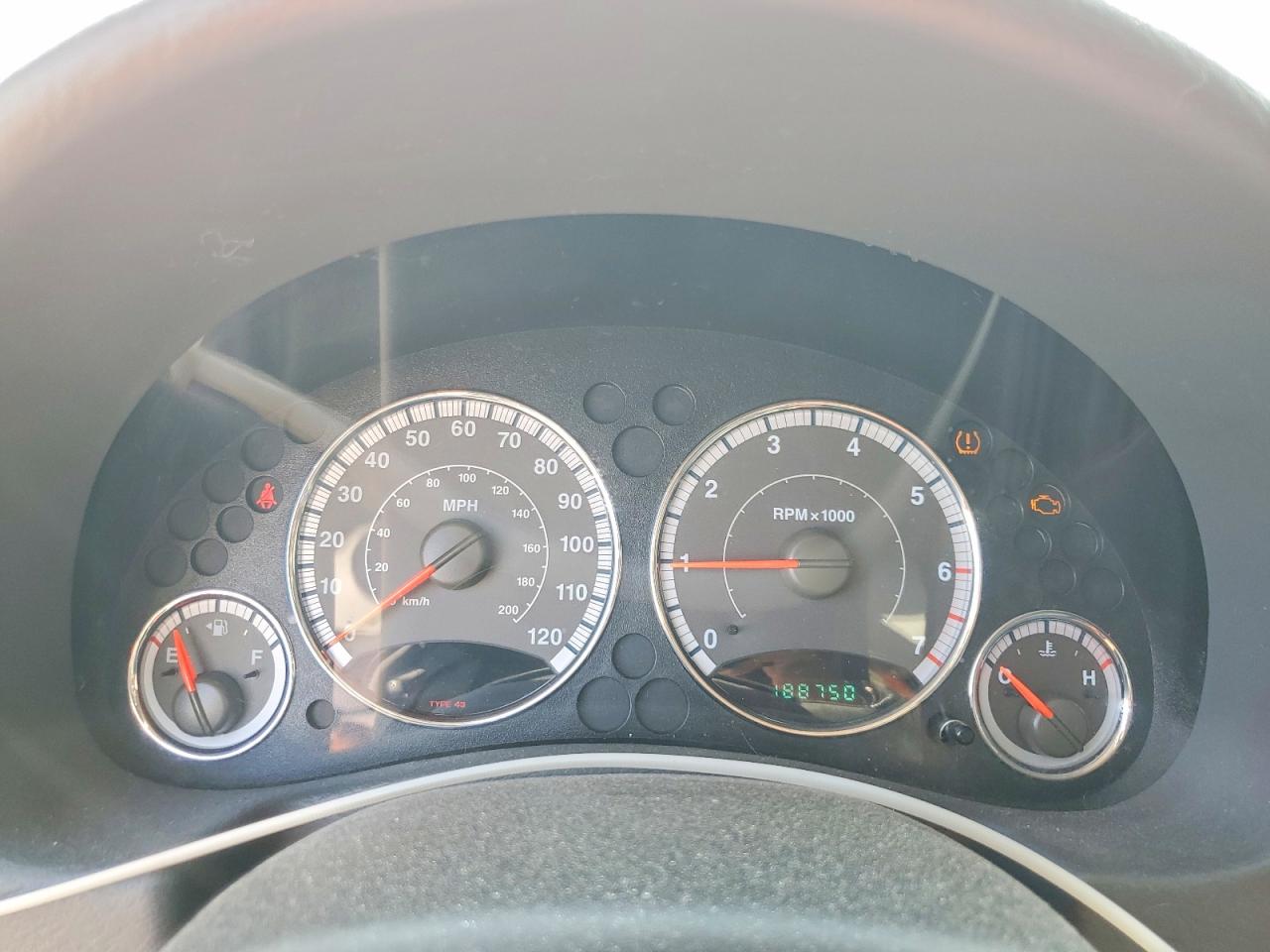 2005 Jeep Liberty Sport Серебряный vin: 1J4GL48K65W681086