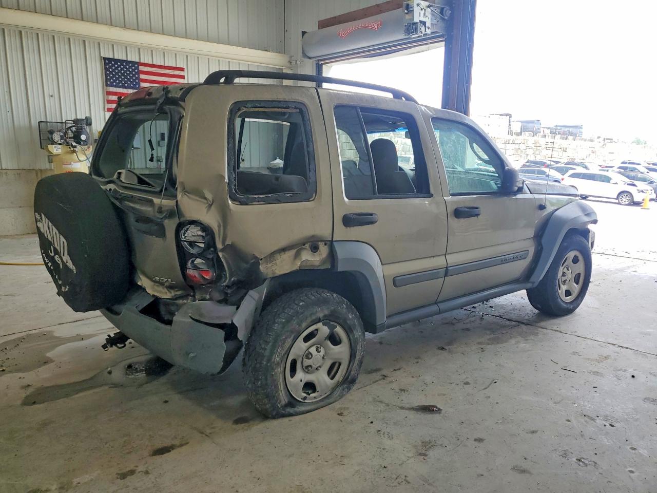 2005 Jeep Liberty Sport Tan vin: 1J4GL48K65W715365