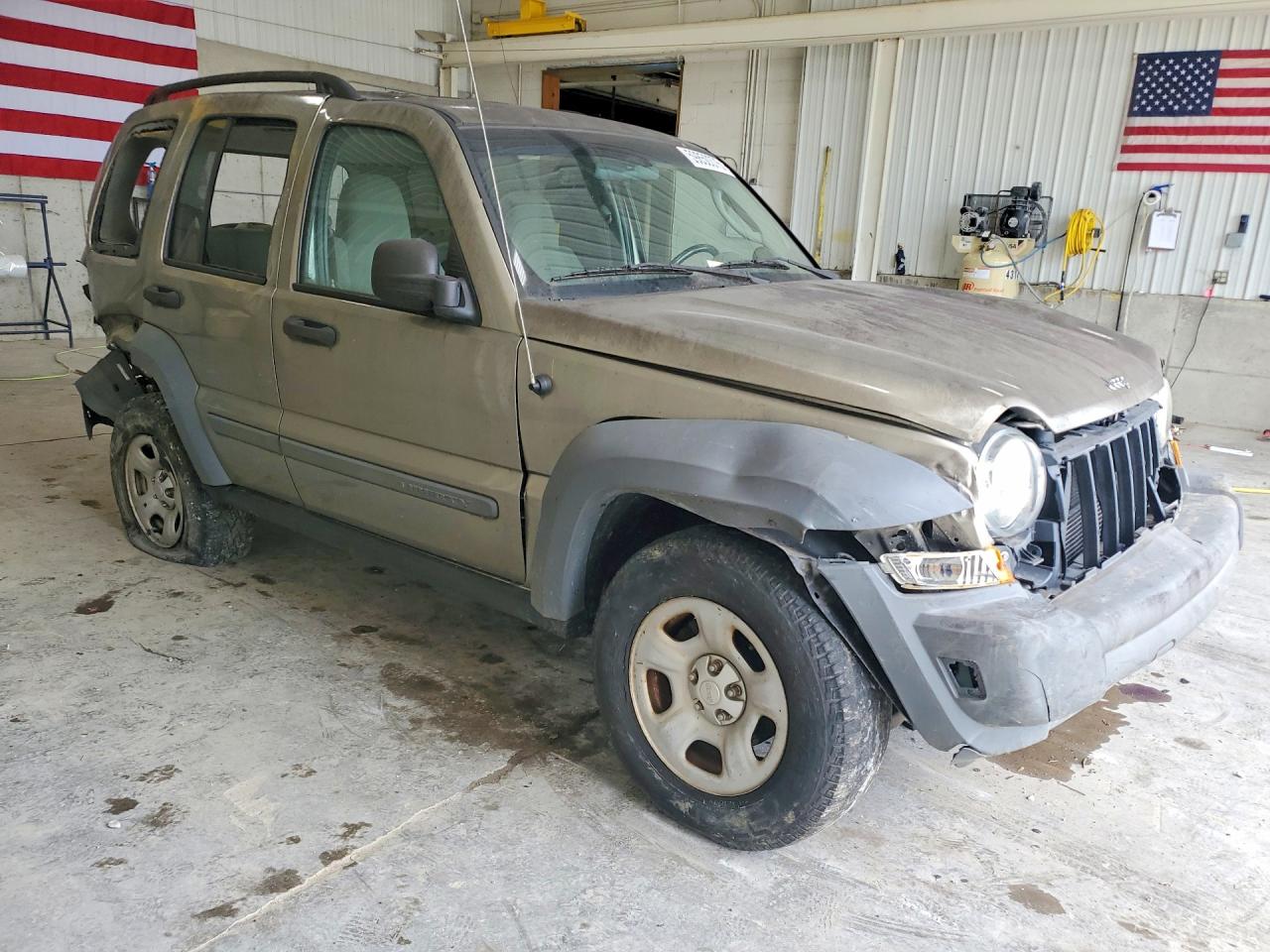 2005 Jeep Liberty Sport Tan vin: 1J4GL48K65W715365