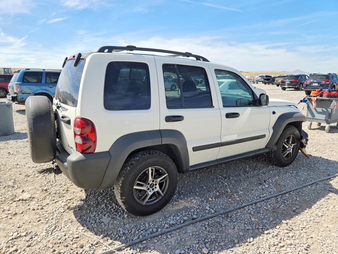 2007 Jeep Liberty Sport White vin: 1J4GL48K67W707219