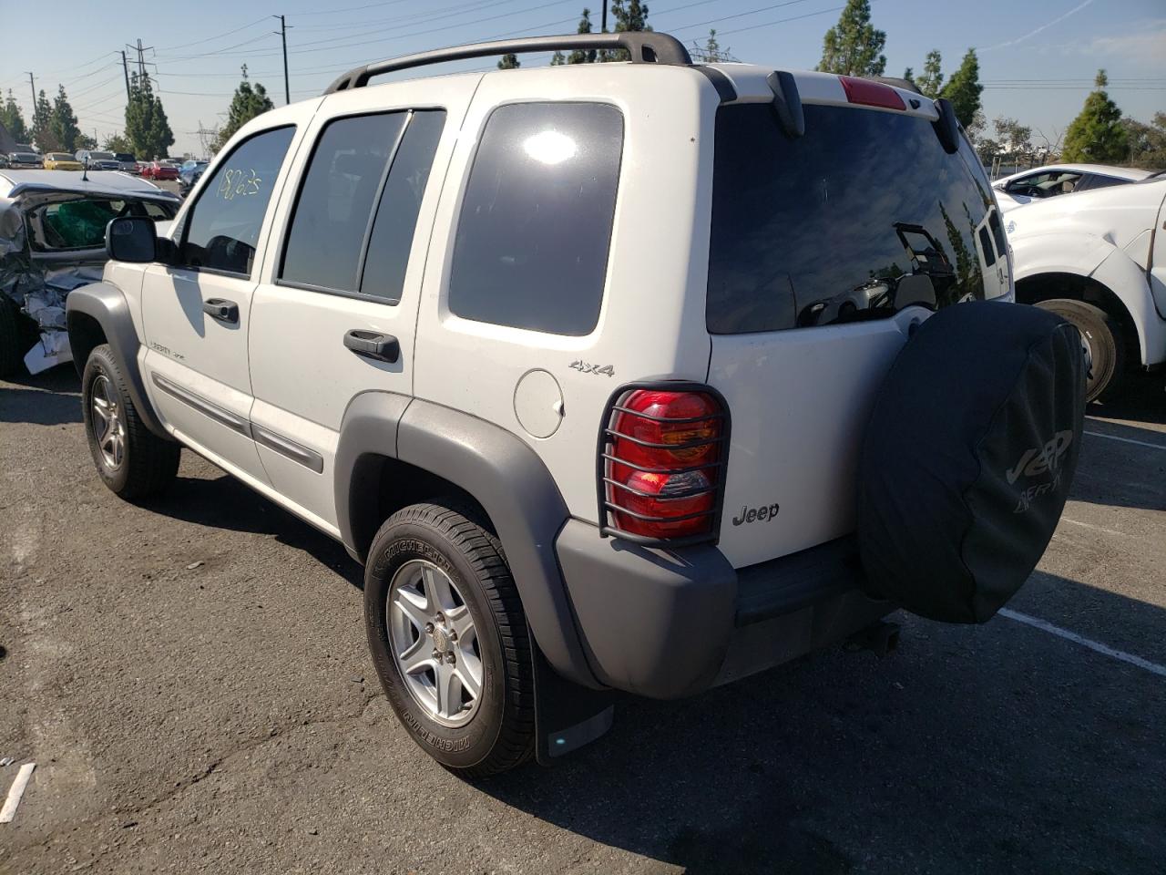 2002 Jeep Liberty Sport White vin: 1J4GL48K72W187153