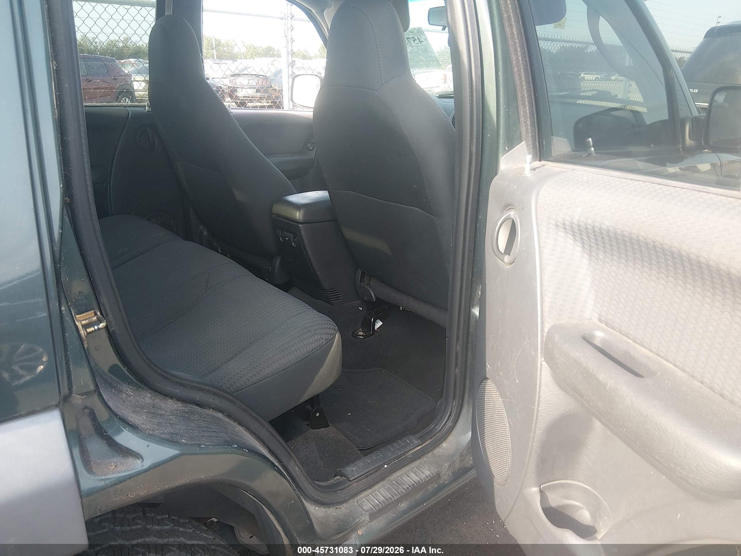 2002 Jeep Liberty Sport Зеленый vin: 1J4GL48K72W324639