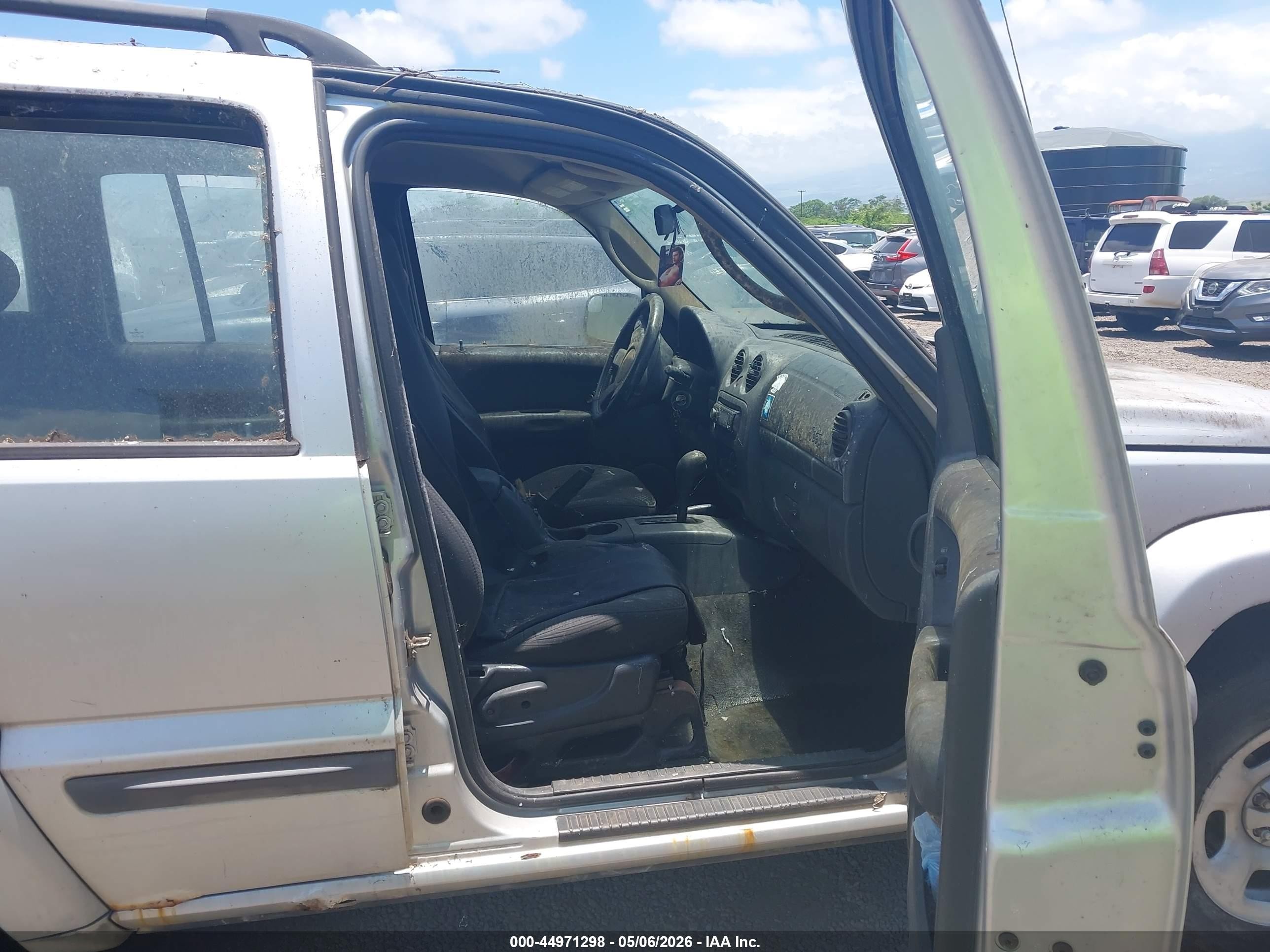 2003 Jeep Liberty Sport Silver vin: 1J4GL48K73W627034