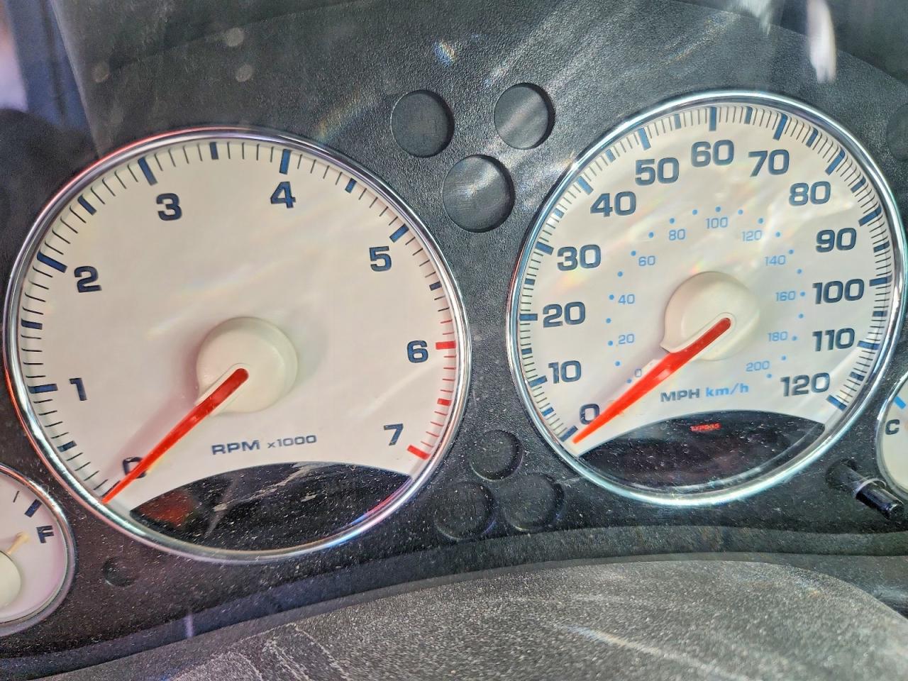 2004 Jeep Liberty Sport Red vin: 1J4GL48K74W296487