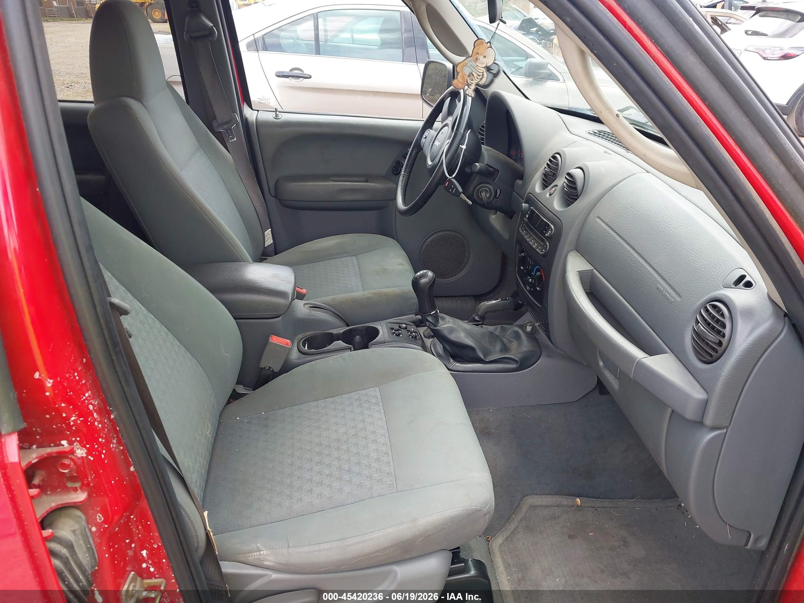 2005 Jeep Liberty Sport Red vin: 1J4GL48K75W619289