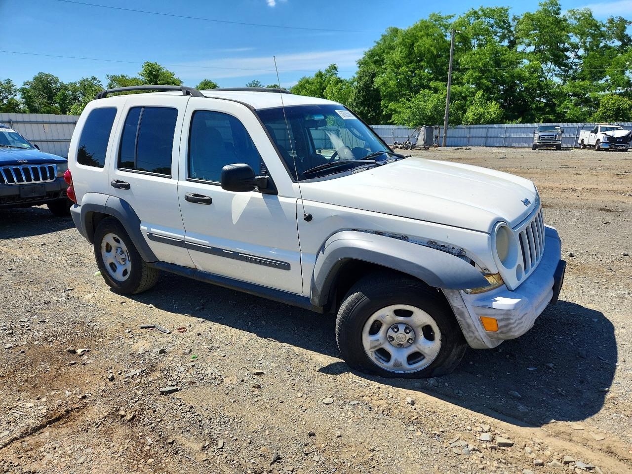 2005 Jeep Liberty Sport White vin: 1J4GL48K75W708196