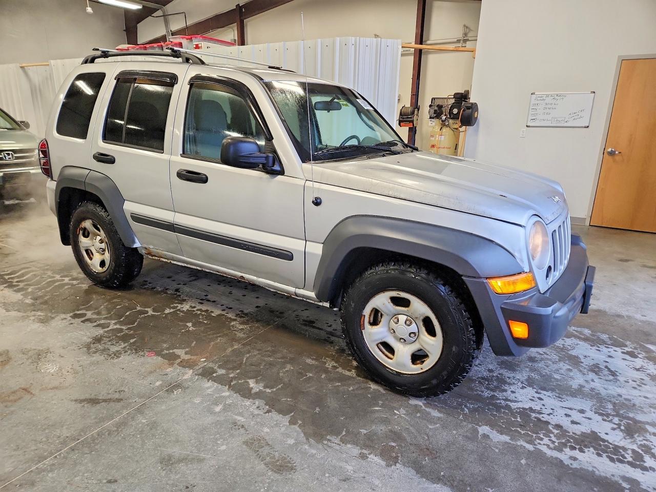 2007 Jeep Liberty Sport Silver vin: 1J4GL48K77W510432