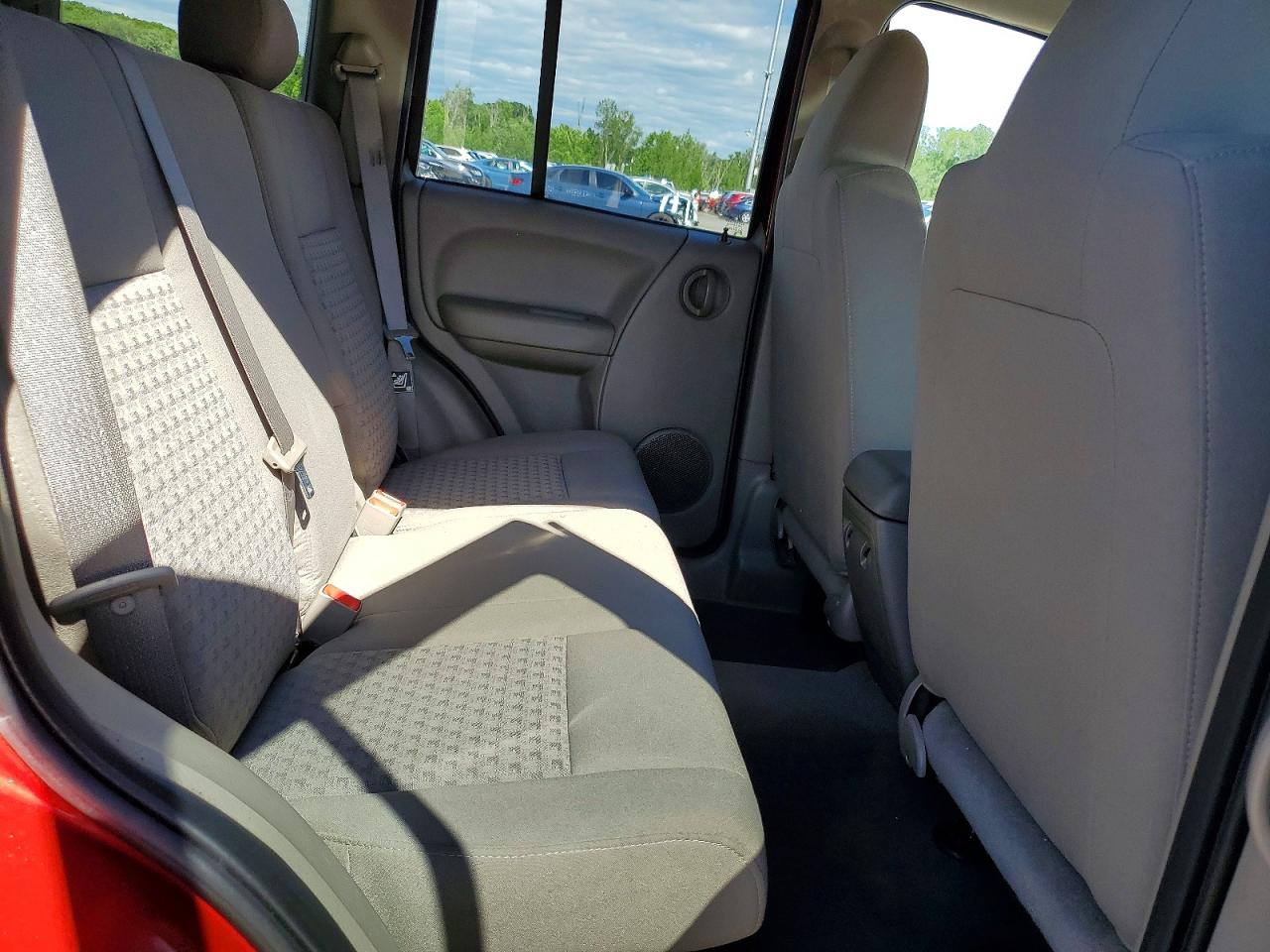2007 Jeep Liberty Sport Red vin: 1J4GL48K77W687112