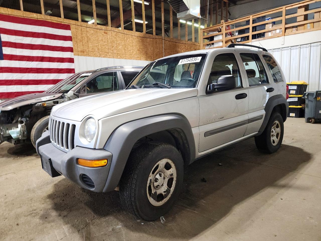 2002 Jeep Liberty Sport Серебряный vin: 1J4GL48K82W203294