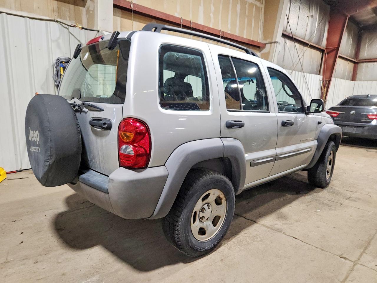 2002 Jeep Liberty Sport Серебряный vin: 1J4GL48K82W203294