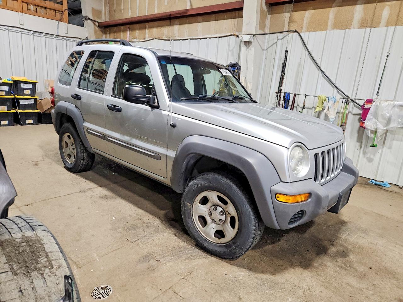 2002 Jeep Liberty Sport Серебряный vin: 1J4GL48K82W203294