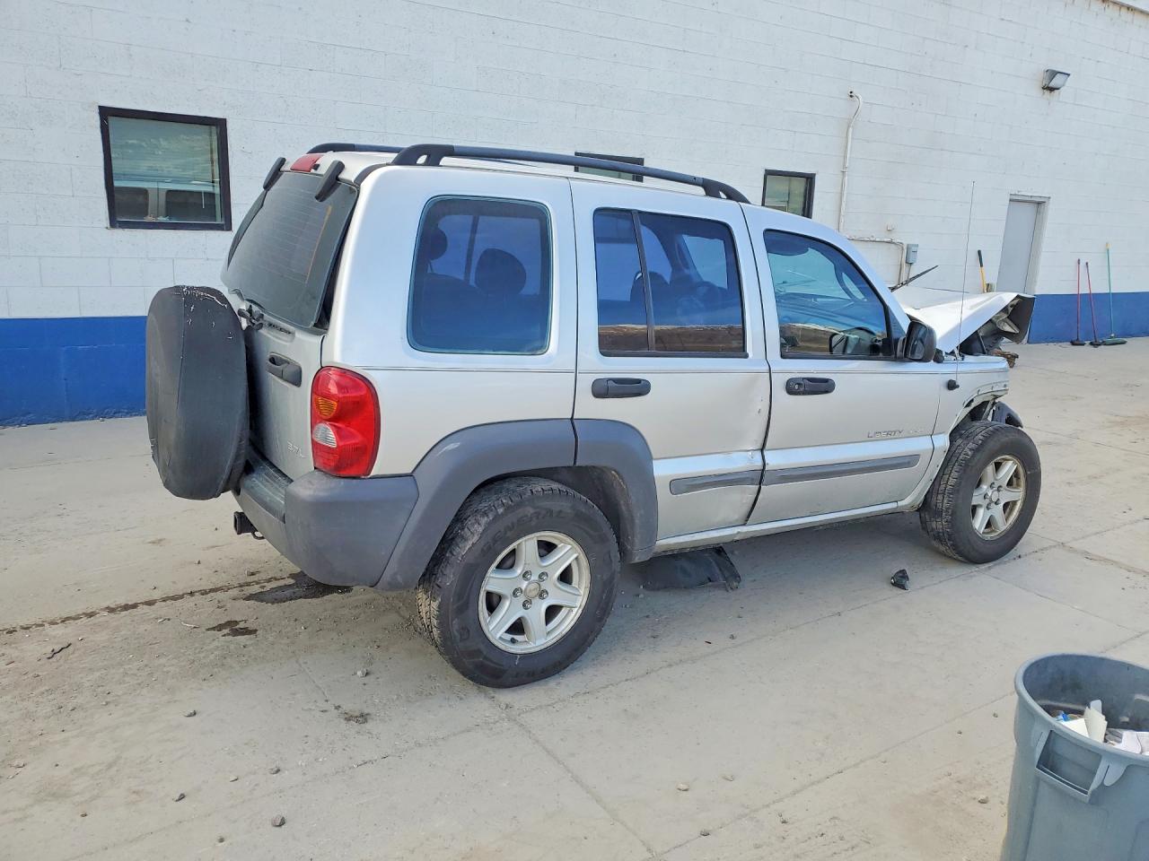 2002 Jeep Liberty Sport Silver vin: 1J4GL48K82W311849