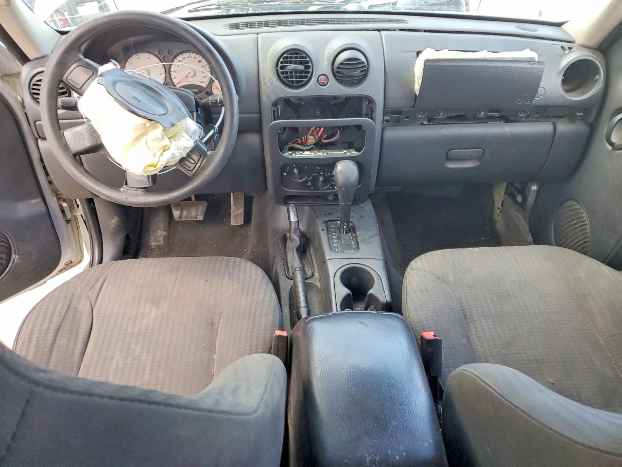 2002 Jeep Liberty Sport Silver vin: 1J4GL48K82W311849