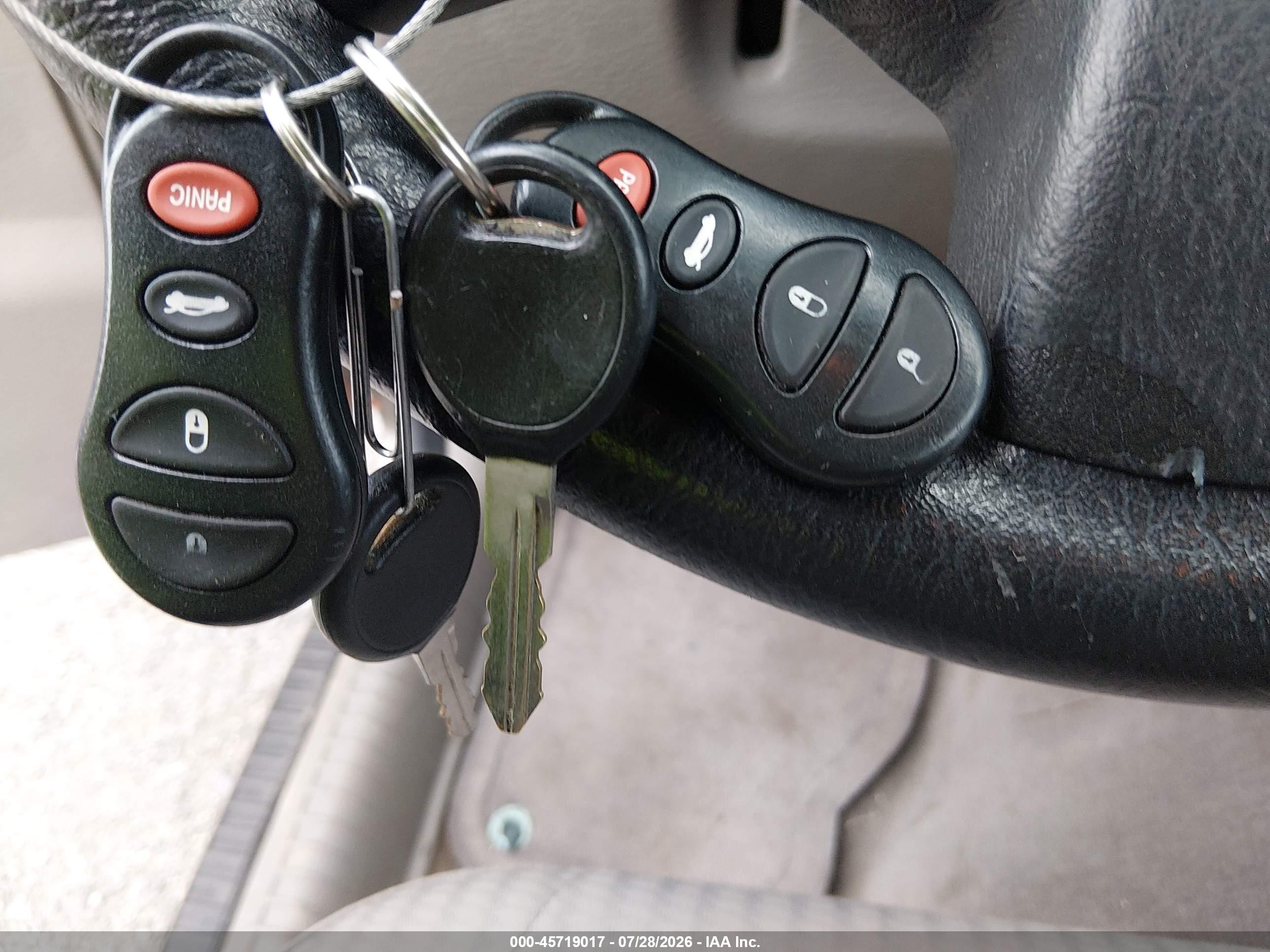 2003 Jeep Liberty Sport Золотой vin: 1J4GL48K83W648703