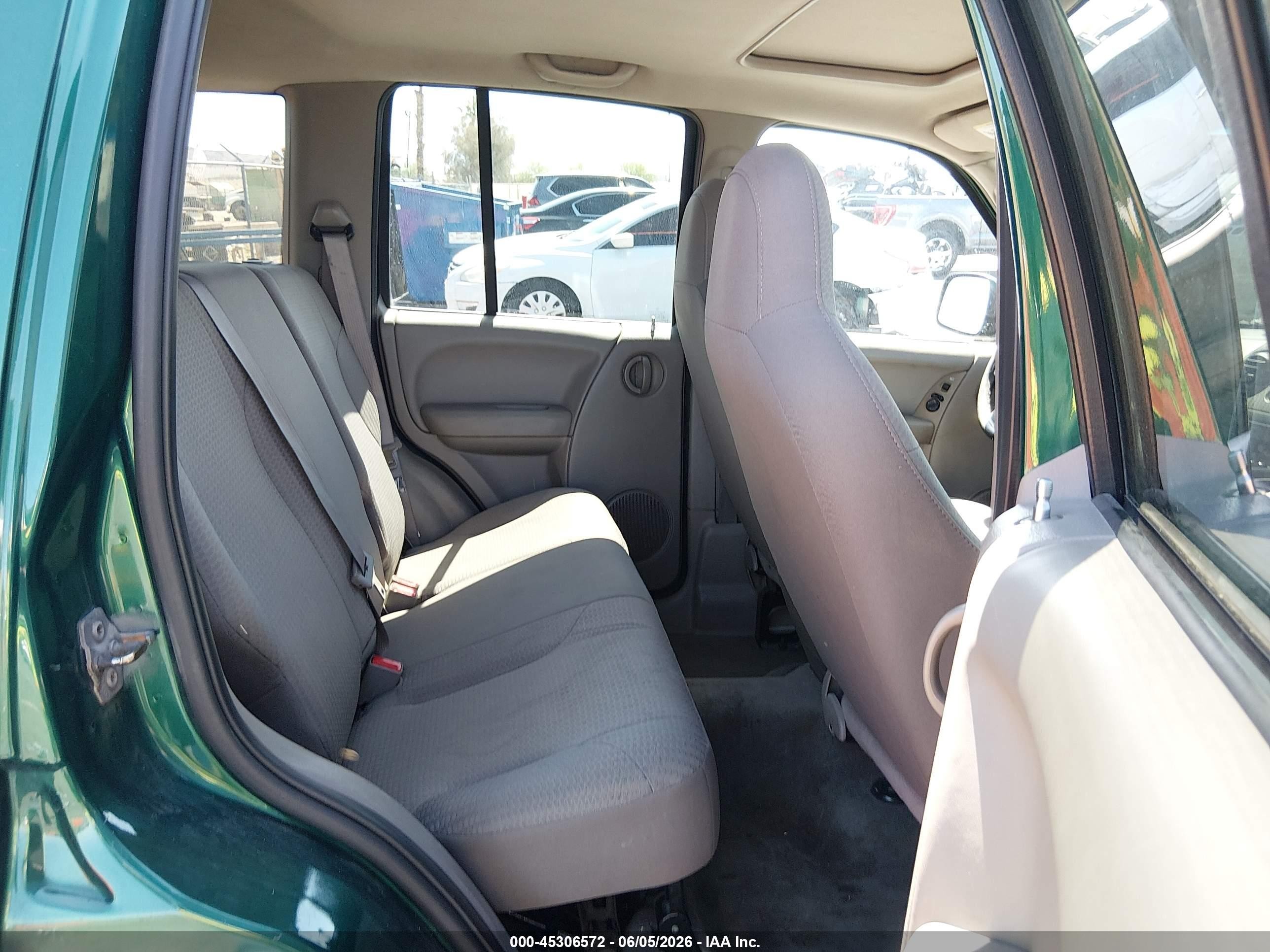 2004 Jeep Liberty Sport Green vin: 1J4GL48K84W205727