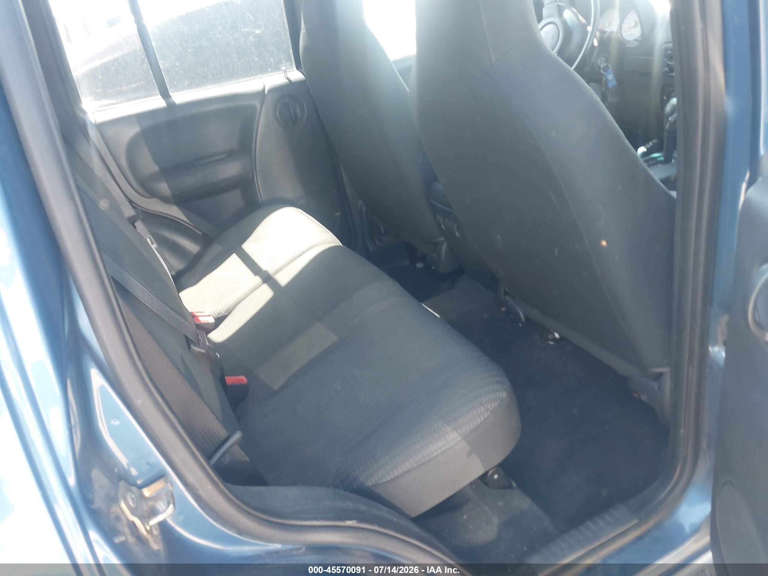 2004 Jeep Liberty Sport Blue vin: 1J4GL48K84W245306