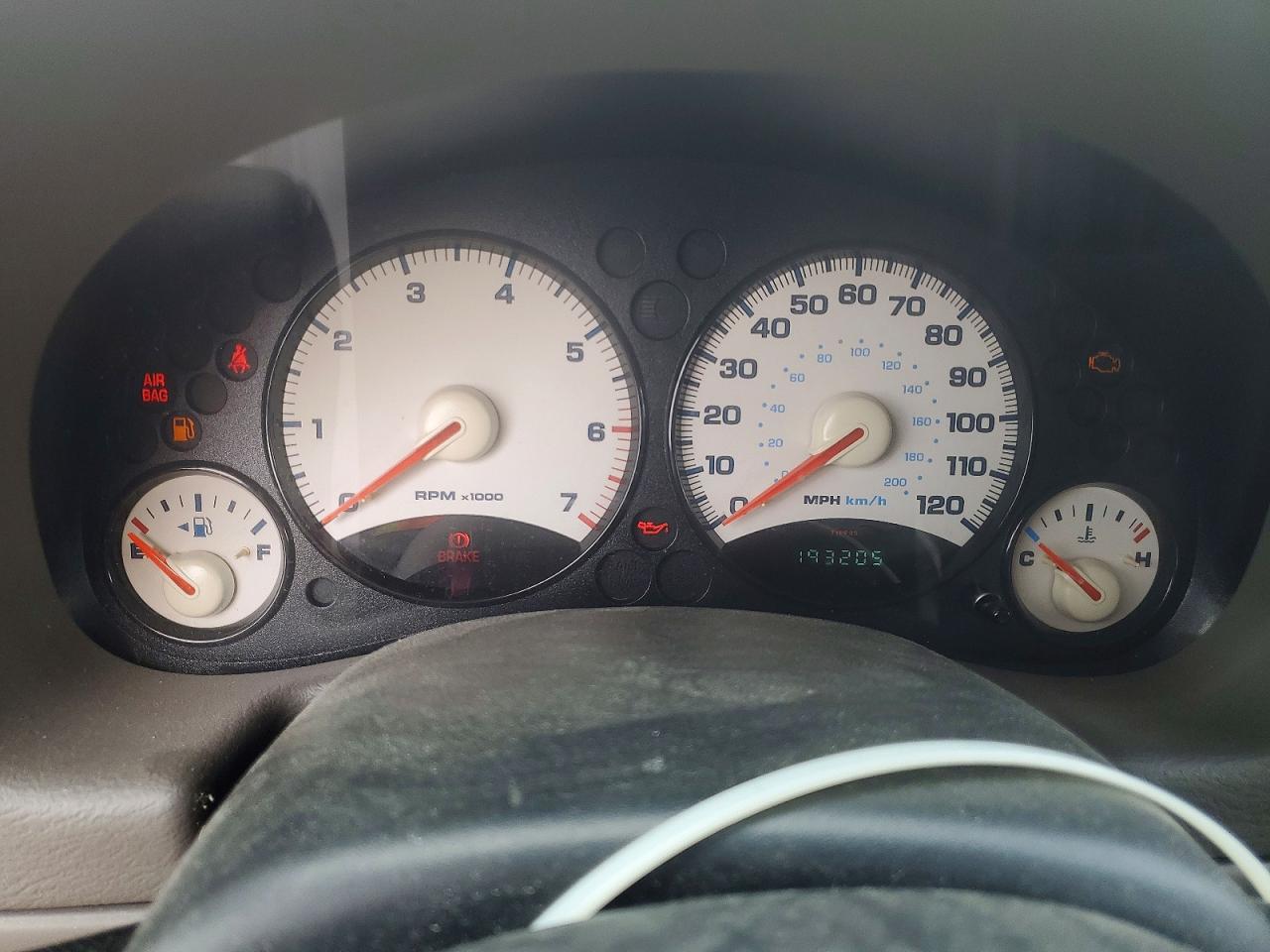 2004 Jeep Liberty Sport Золотой vin: 1J4GL48K84W257360