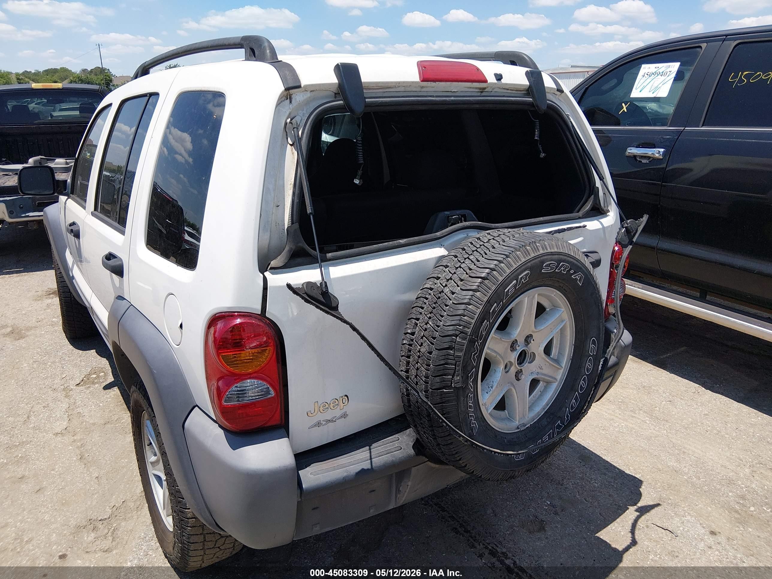 2004 Jeep Liberty Sport White vin: 1J4GL48K84W328363