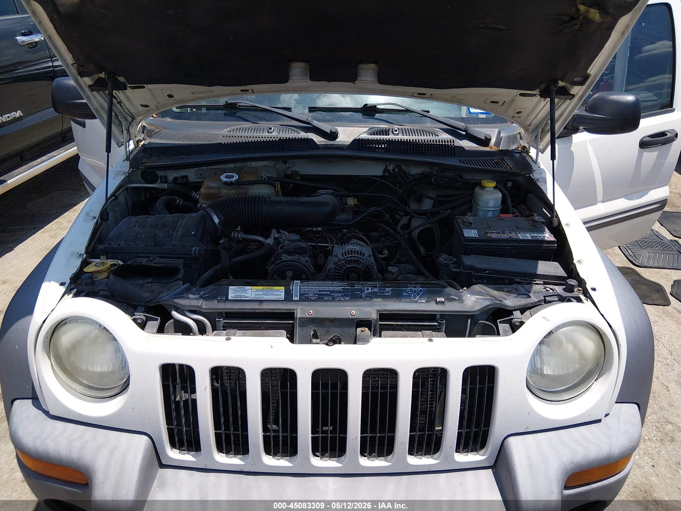 2004 Jeep Liberty Sport White vin: 1J4GL48K84W328363