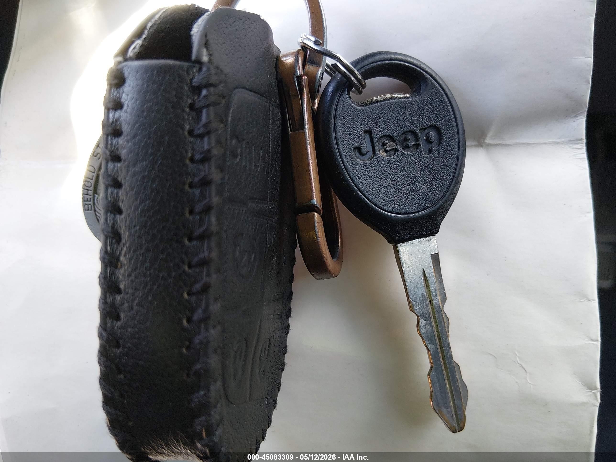 2004 Jeep Liberty Sport White vin: 1J4GL48K84W328363