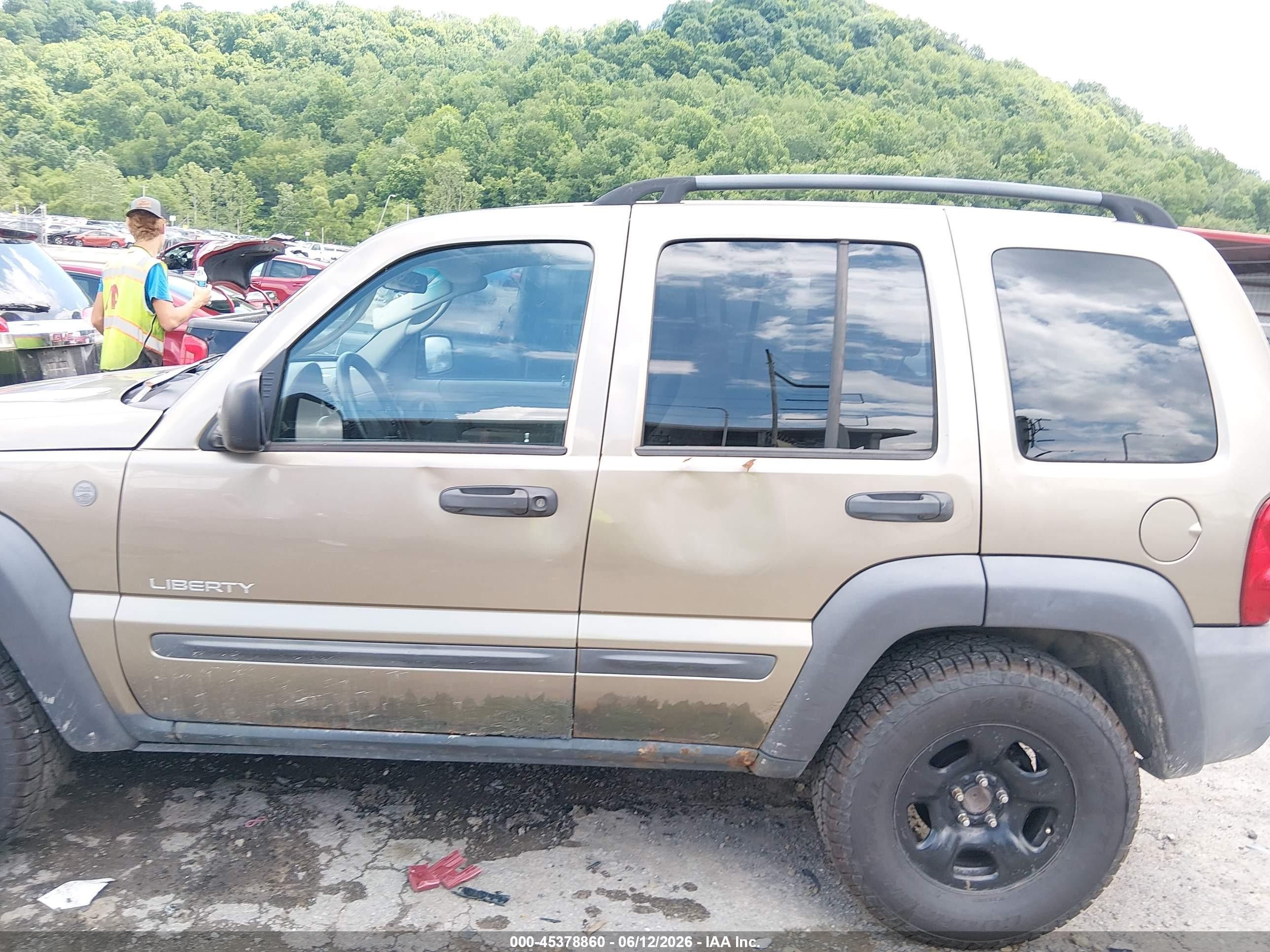 2004 Jeep Liberty Sport Gold vin: 1J4GL48K84W330324
