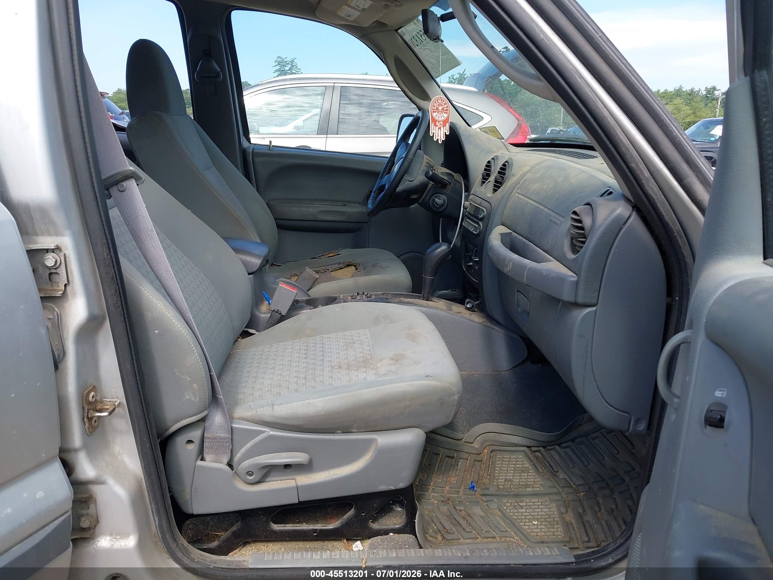 2005 Jeep Liberty Sport Silver vin: 1J4GL48K85W509173