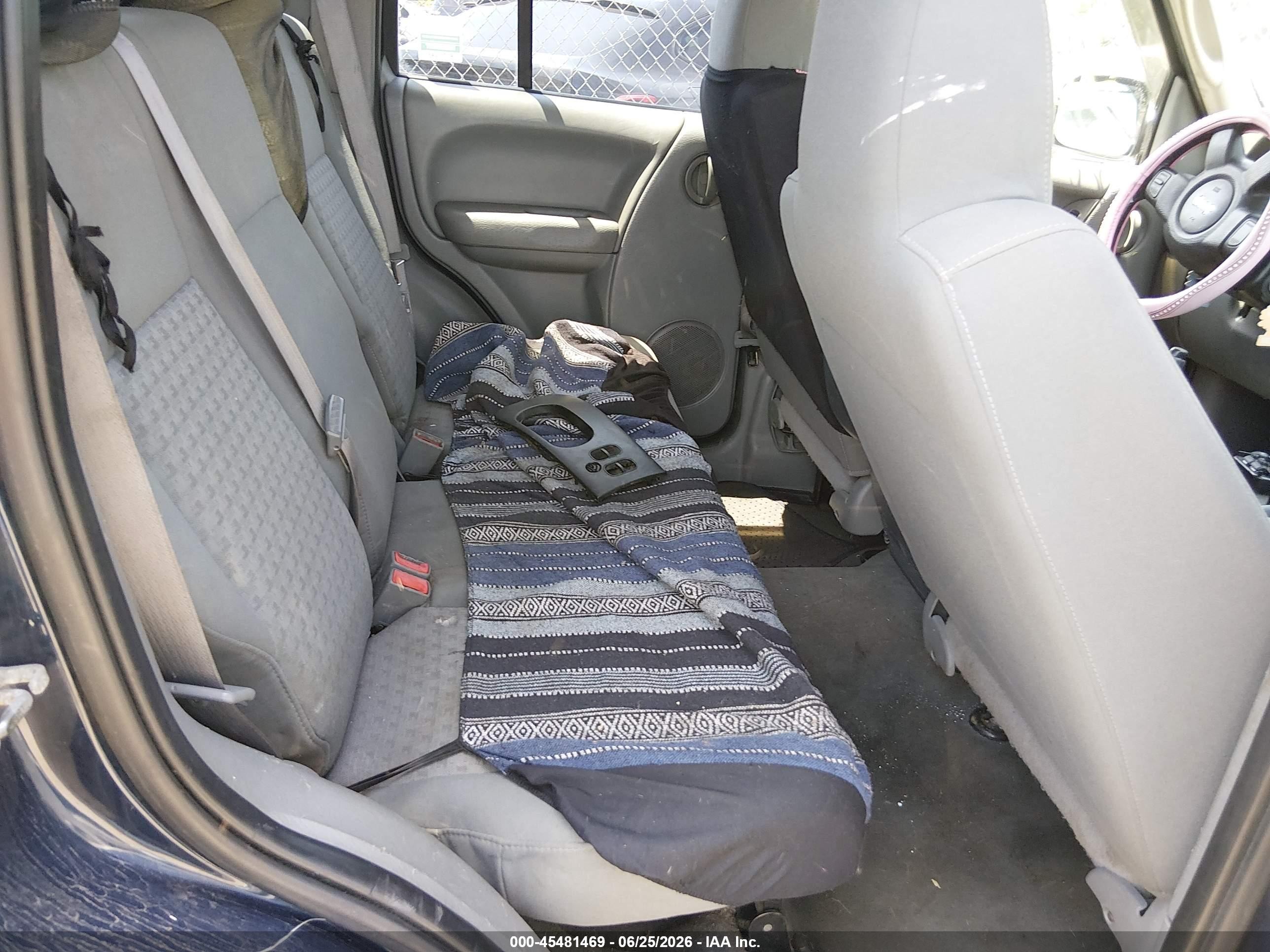 2005 Jeep Liberty Sport Blue vin: 1J4GL48K85W518472