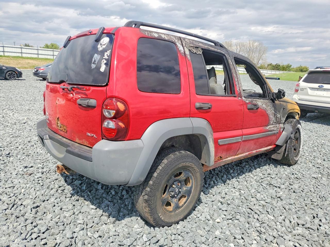 2005 Jeep Liberty Sport Red vin: 1J4GL48K85W587825