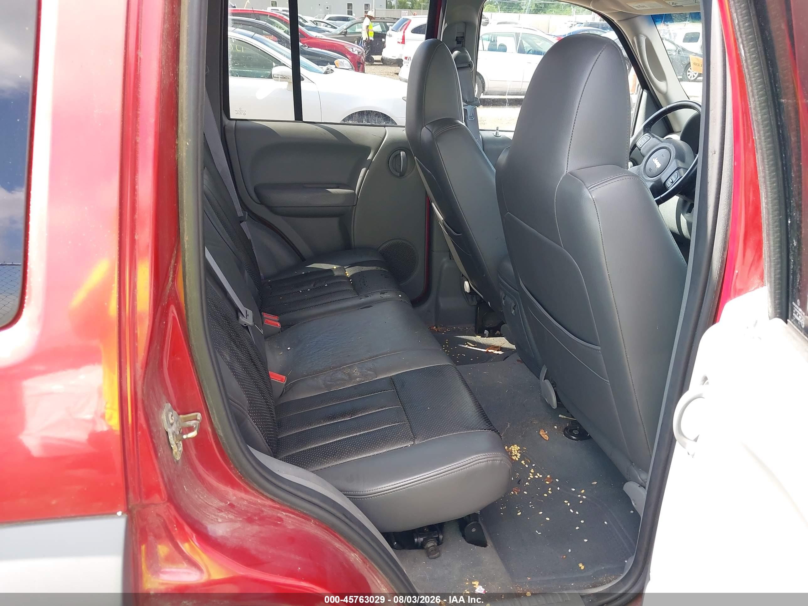 2005 Jeep Liberty Sport Red vin: 1J4GL48K85W644587