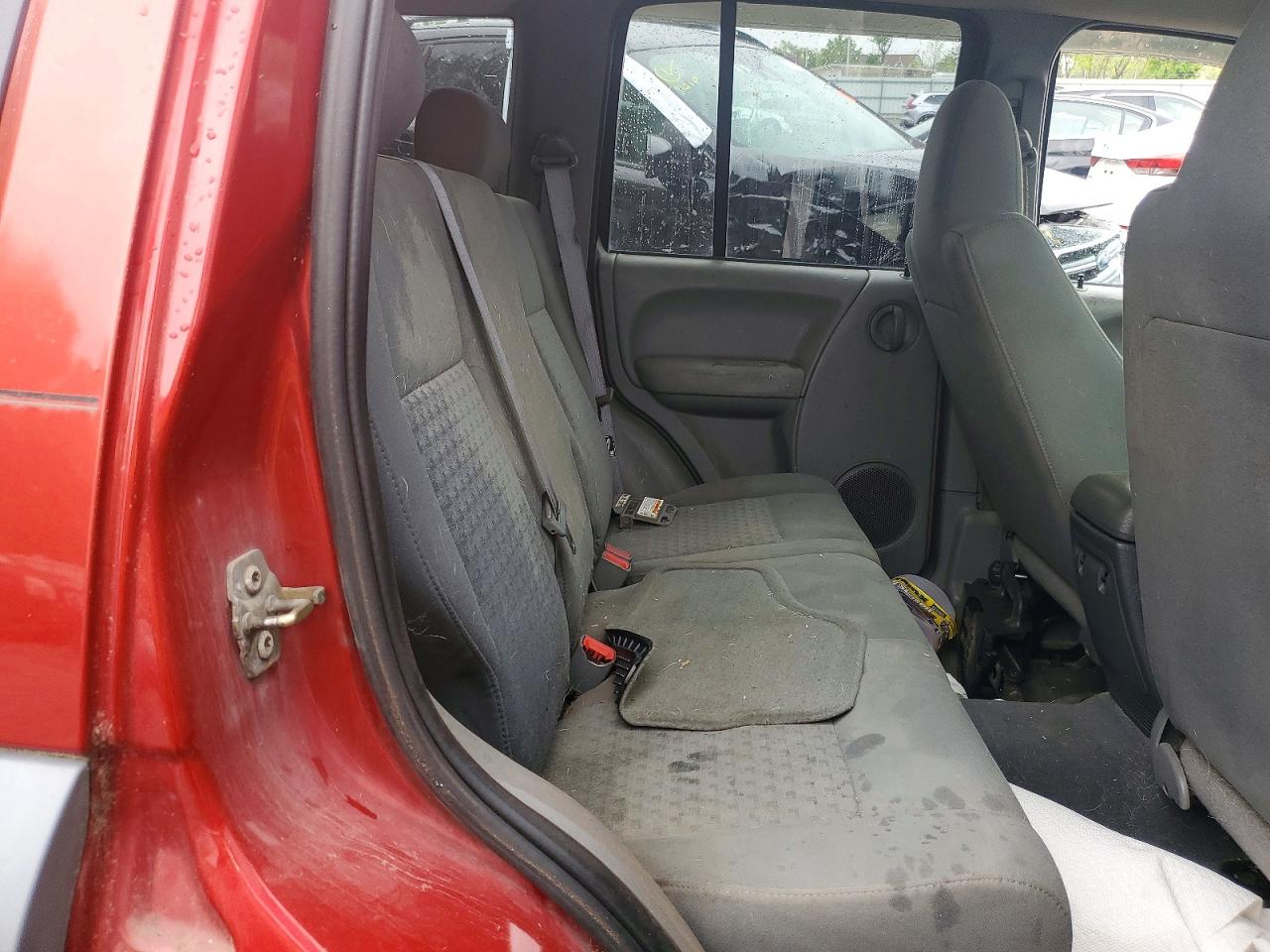 2006 Jeep Liberty Sport Red vin: 1J4GL48K86W132331