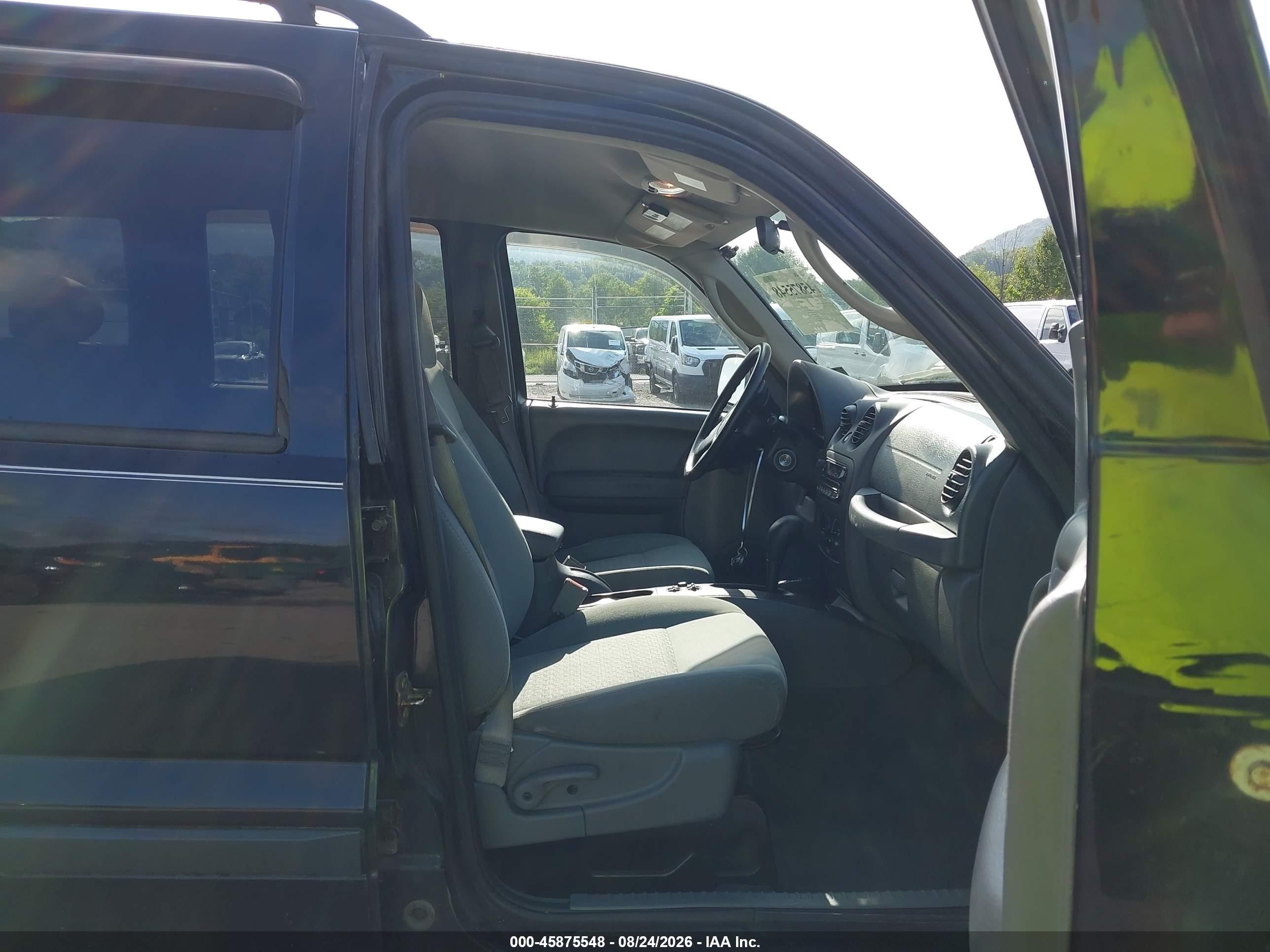 2006 Jeep Liberty Sport Черный vin: 1J4GL48K86W182405