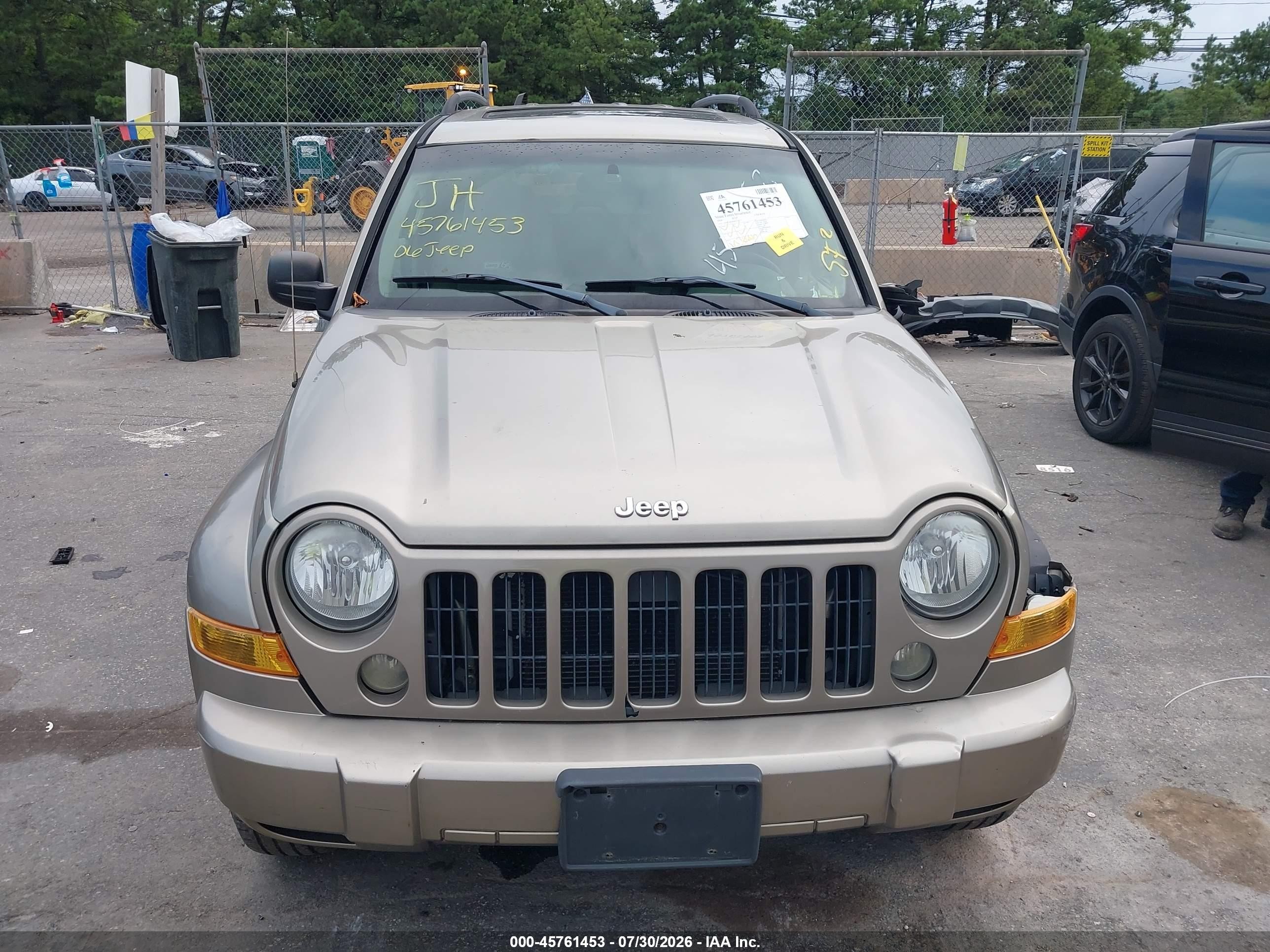 2006 Jeep Liberty Sport Beige vin: 1J4GL48K86W210137