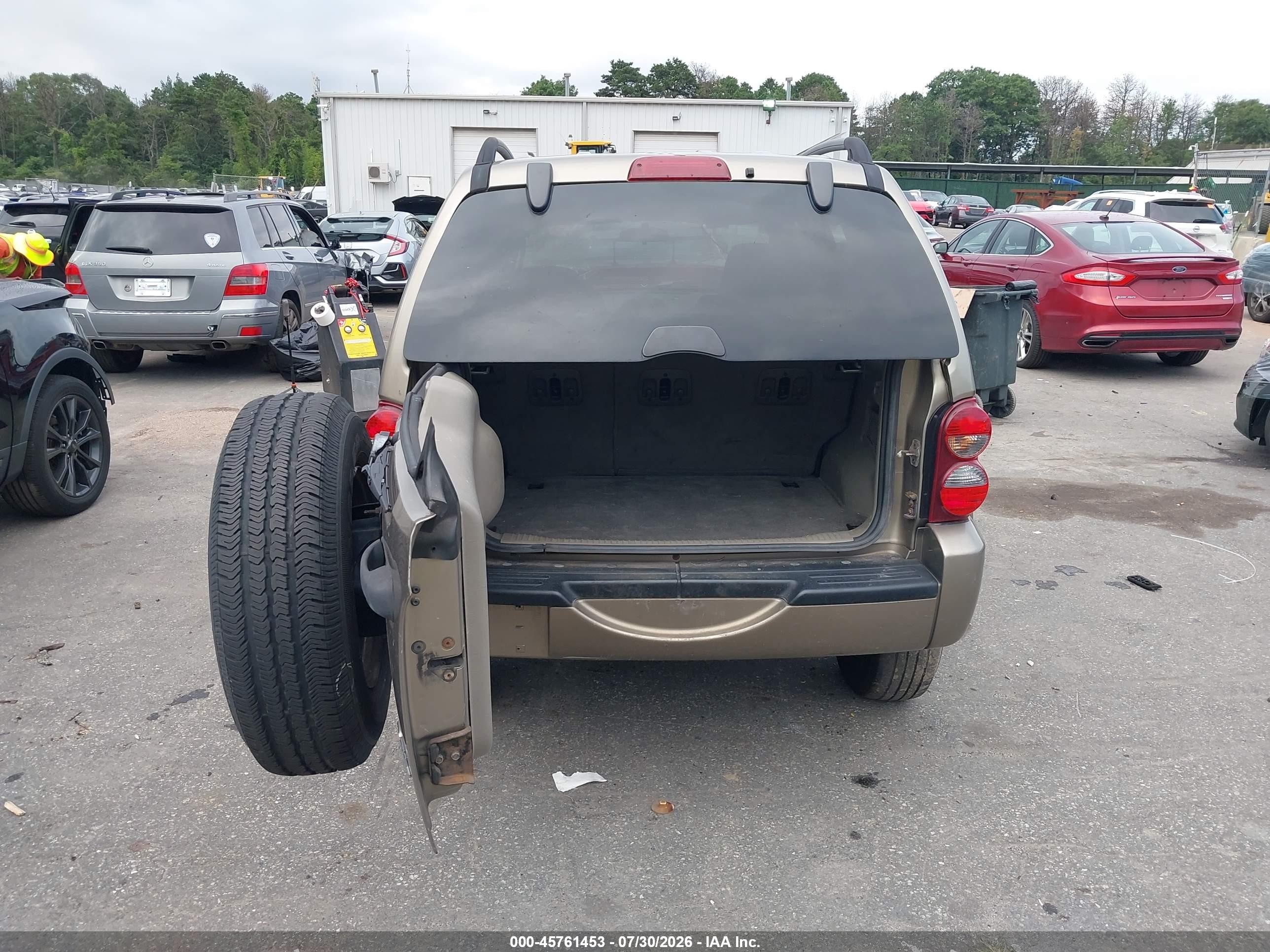 2006 Jeep Liberty Sport Beige vin: 1J4GL48K86W210137