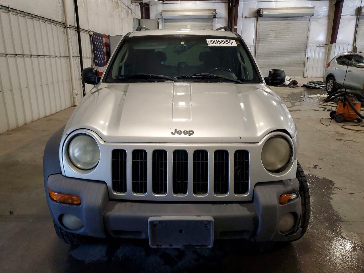 2002 Jeep Liberty Sport Silver vin: 1J4GL48K92W208830