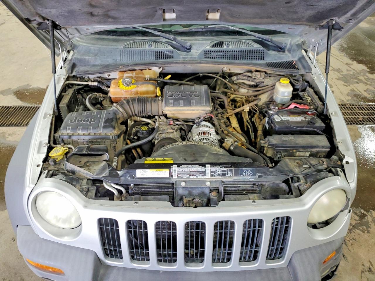 2002 Jeep Liberty Sport Silver vin: 1J4GL48K92W208830