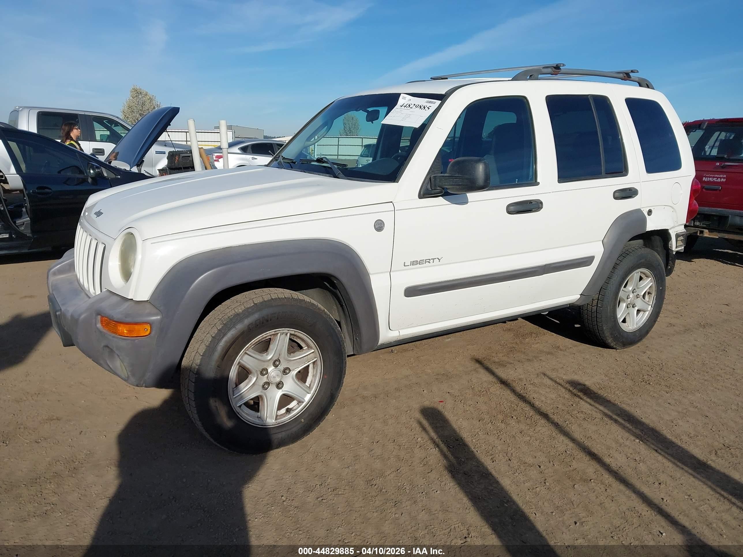 2004 Jeep Liberty Sport White vin: 1J4GL48K94W202402