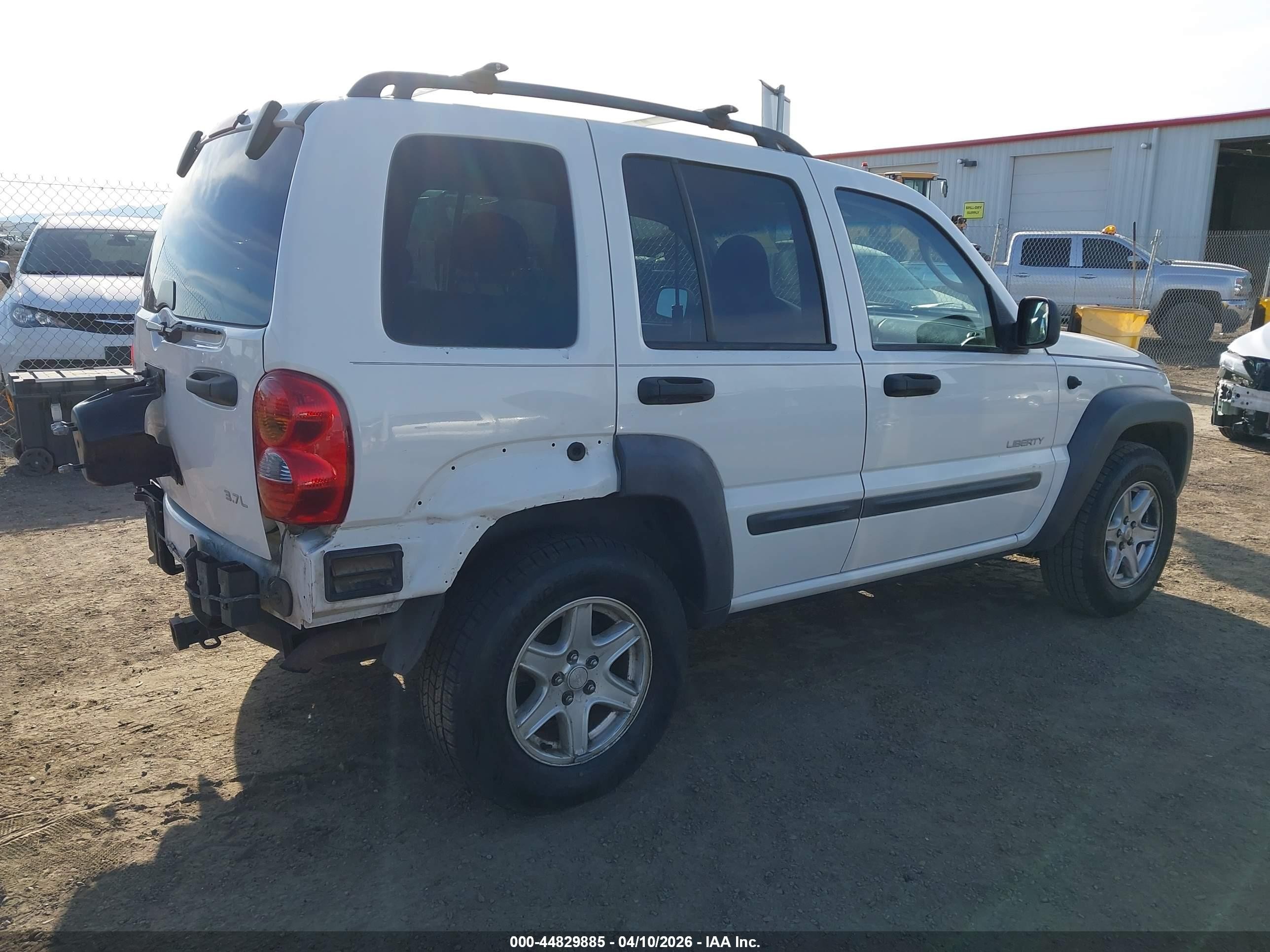 2004 Jeep Liberty Sport White vin: 1J4GL48K94W202402