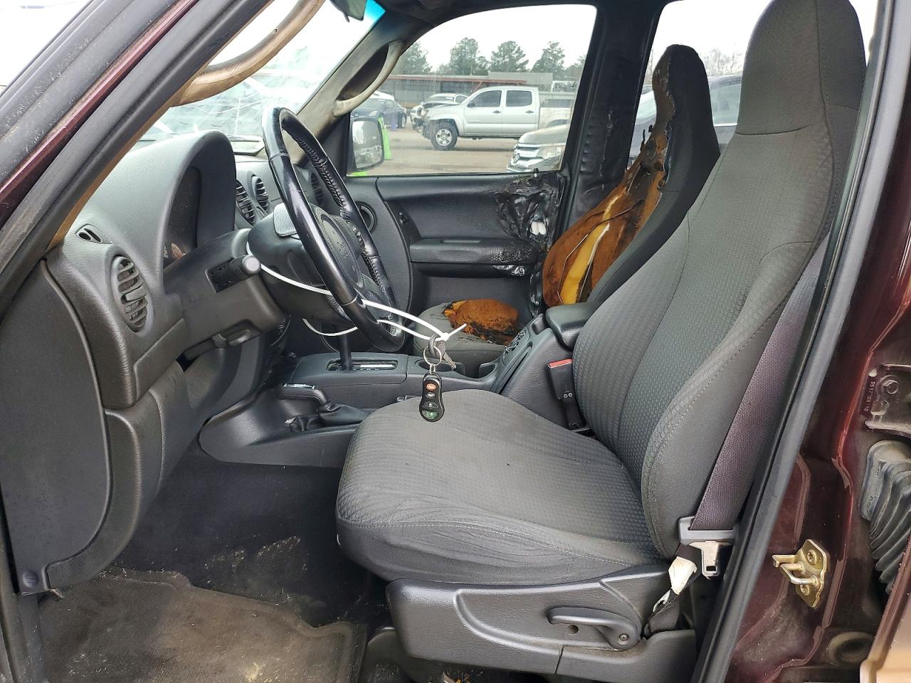 2004 Jeep Liberty Sport Two Tone vin: 1J4GL48K94W264026