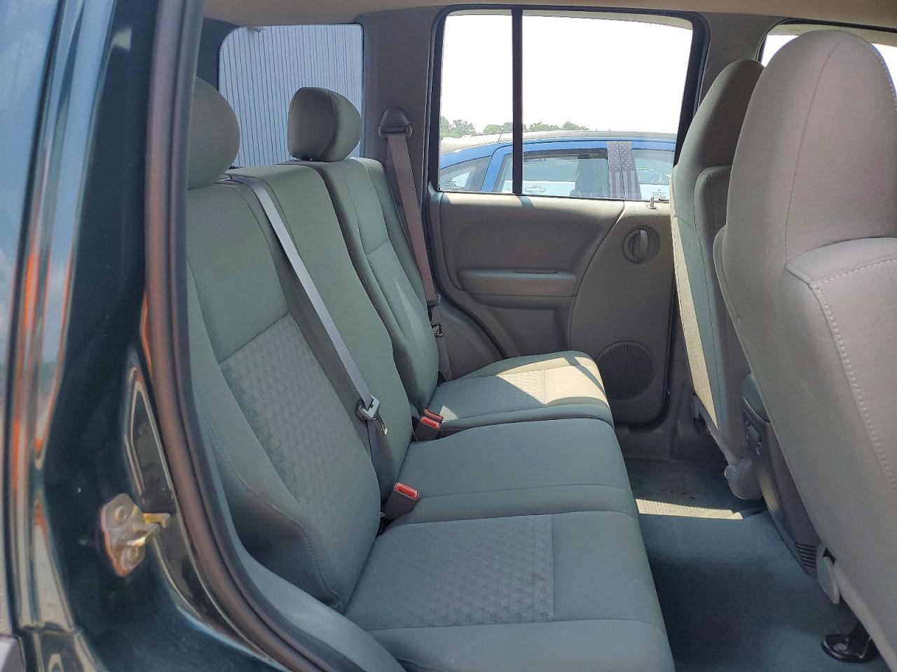 2005 Jeep Liberty Sport Teal vin: 1J4GL48K95W653511