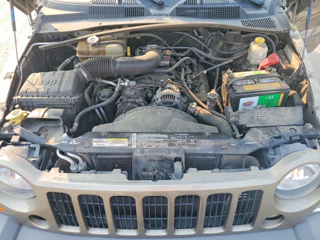 2005 Jeep Liberty Sport Золотой vin: 1J4GL48K95W677419