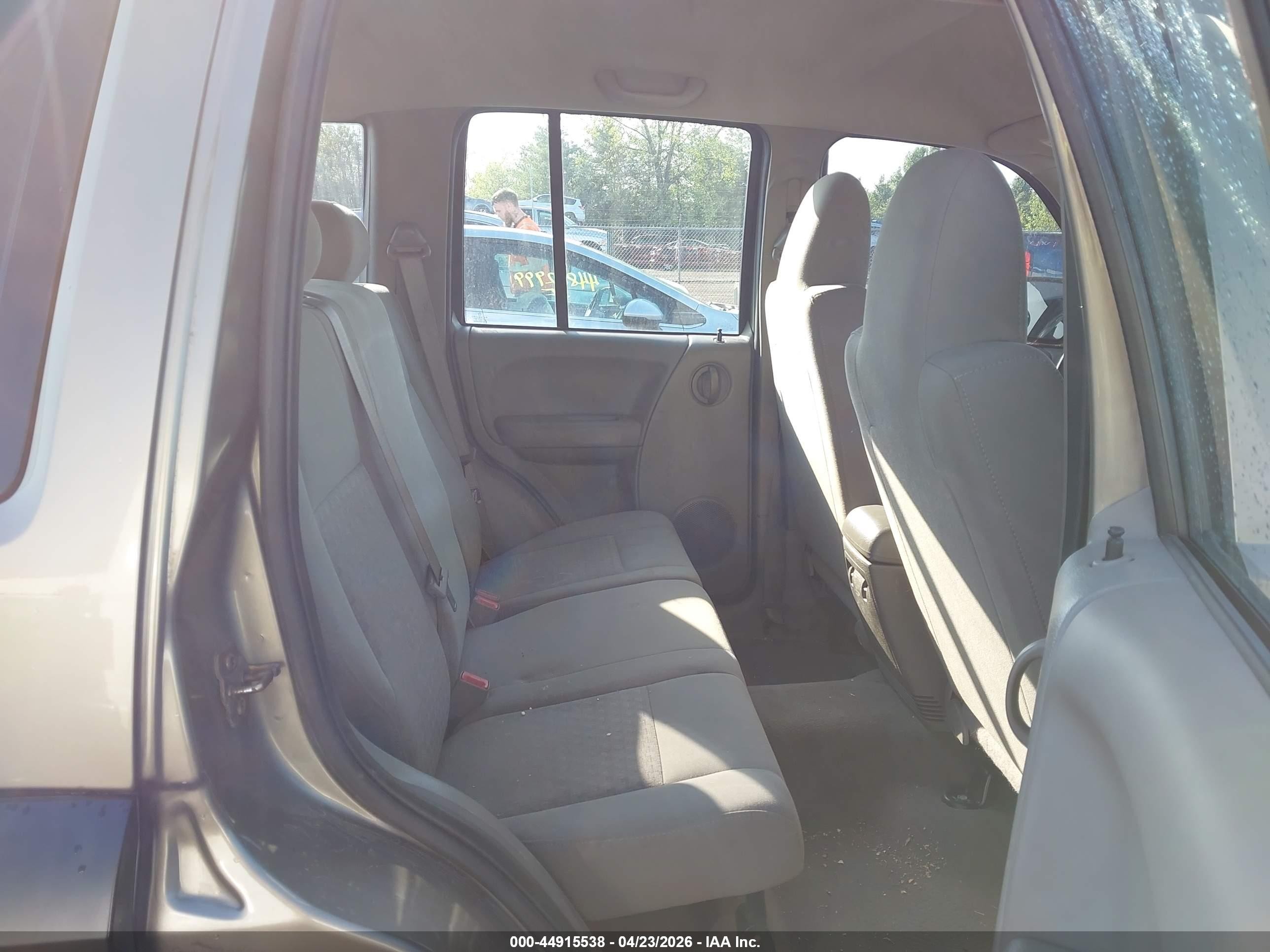 2006 Jeep Liberty Sport Желто-коричневый vin: 1J4GL48K96W124349